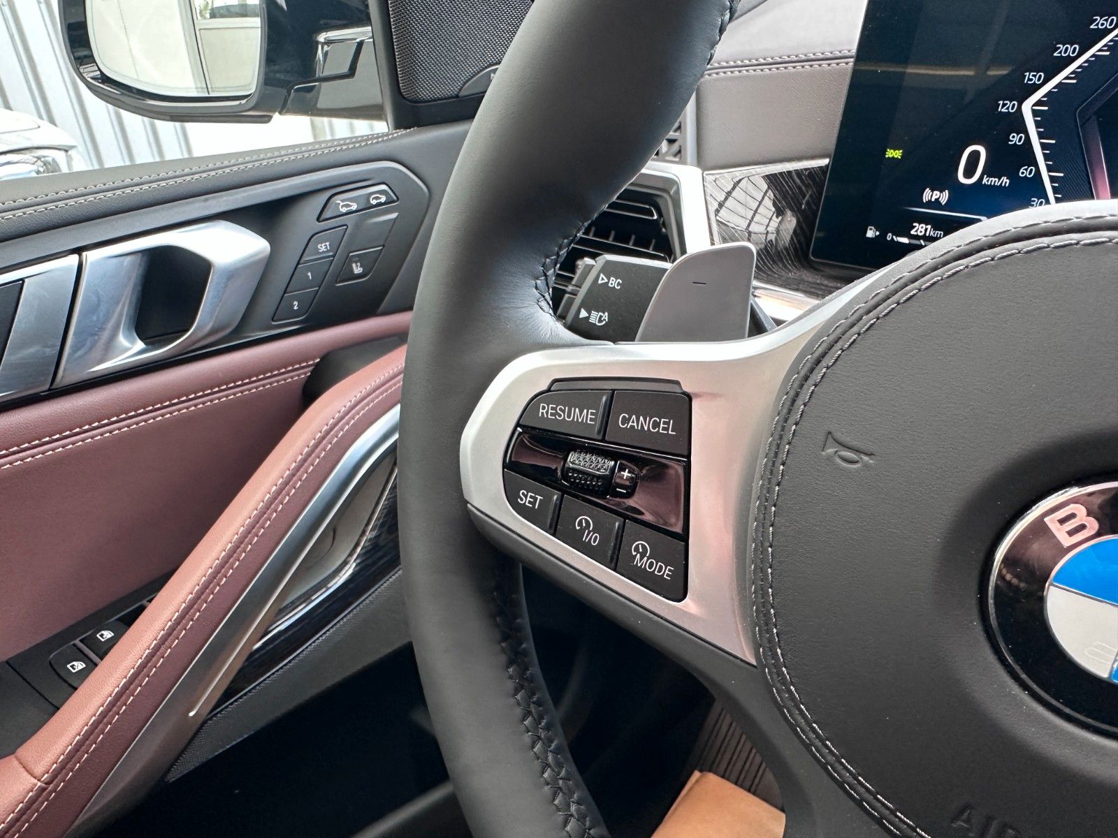 Fahrzeugabbildung BMW X6 30 d xDrive M Sport ACC,HUD,PANO,H&K,LUFT,AHK