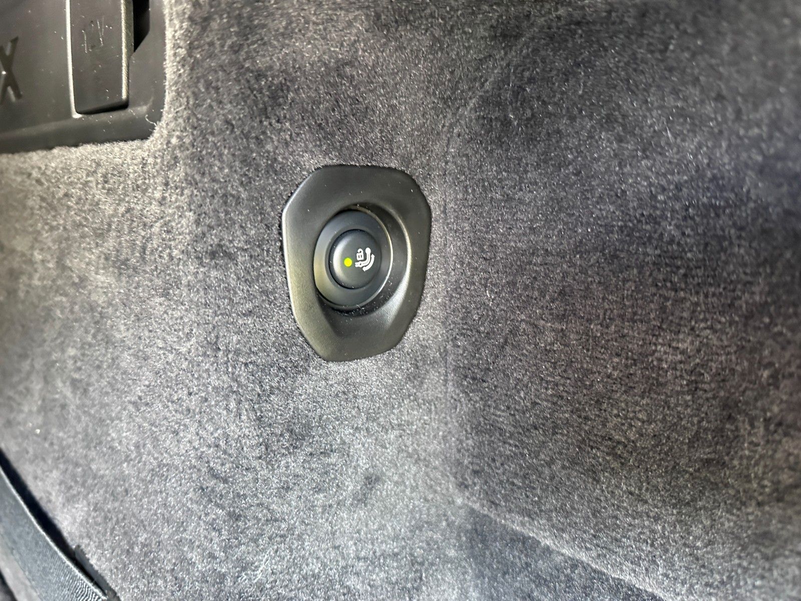 Fahrzeugabbildung BMW X6 30 d xDrive M Sport ACC,HUD,PANO,H&K,LUFT,AHK
