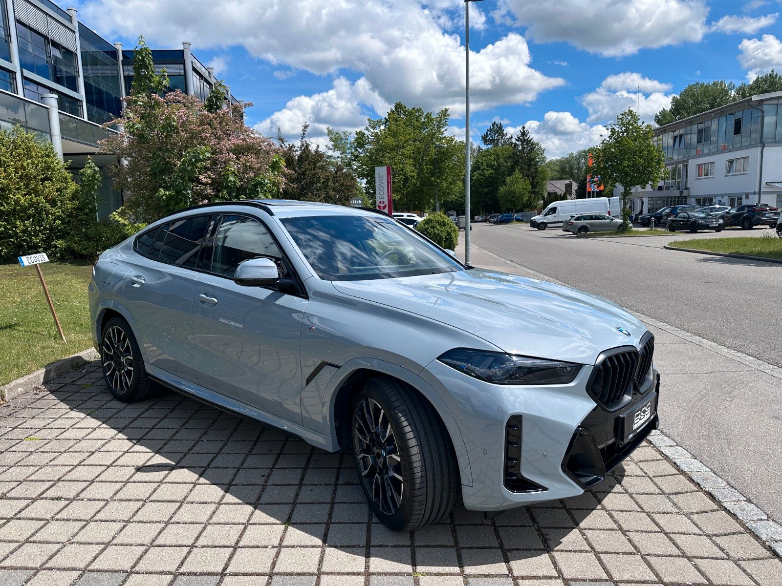 Fahrzeugabbildung BMW X6 30 d xDrive M Sport ACC,HUD,PANO,H&K,LUFT,AHK