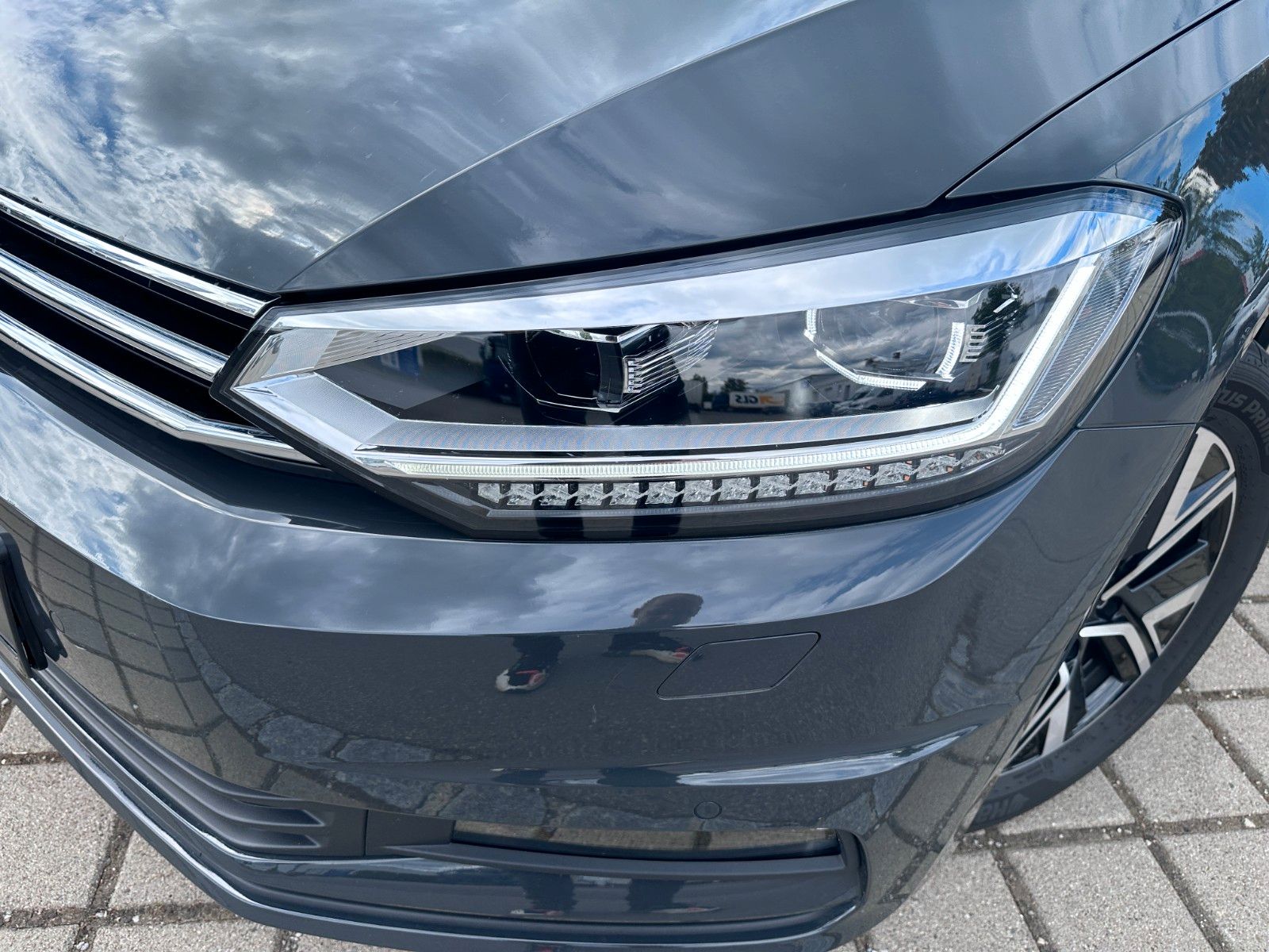 Fahrzeugabbildung Volkswagen Touran Comfortline  ACC,LED,KAMERA,AHK,7sitz