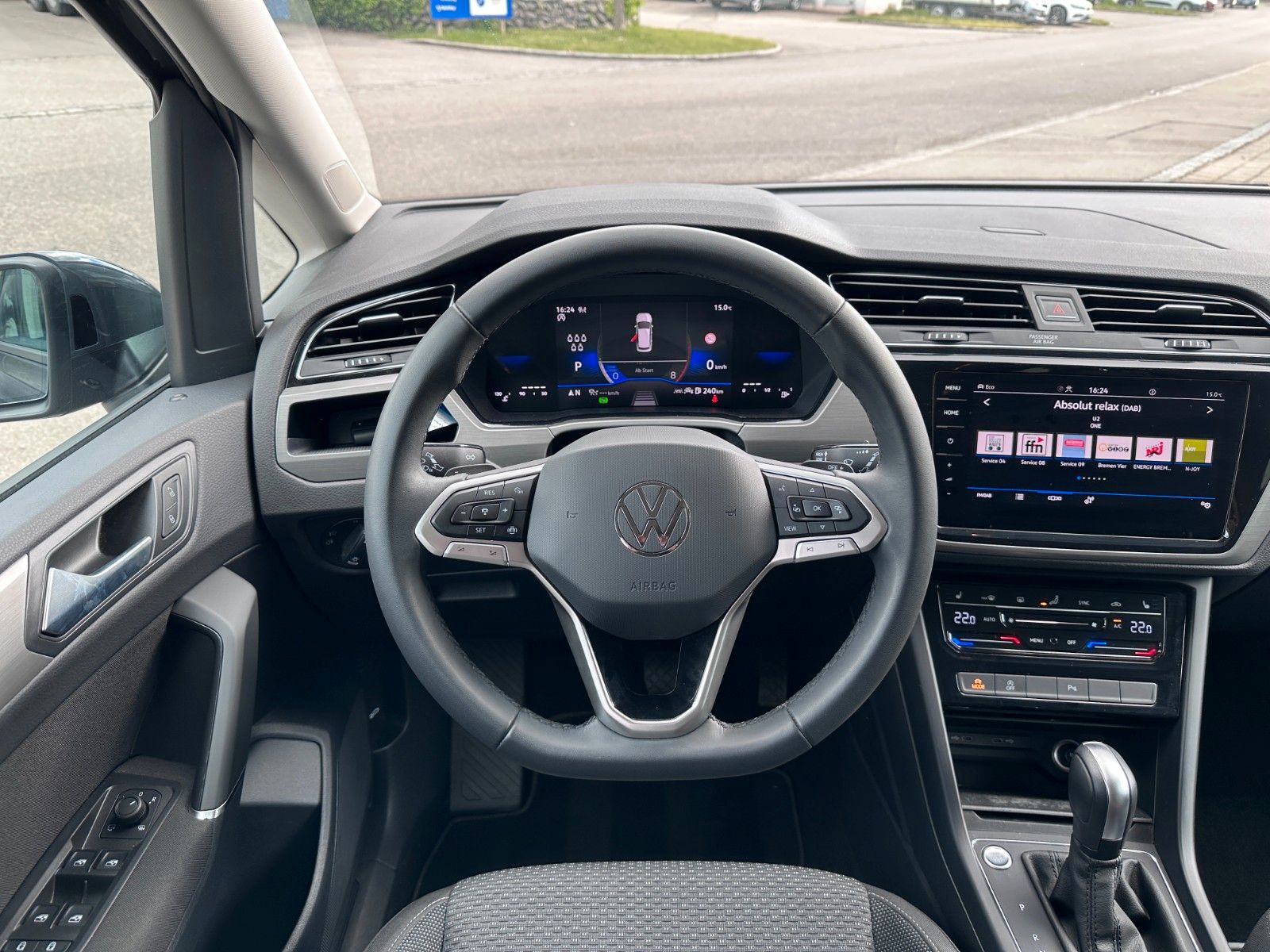 Fahrzeugabbildung Volkswagen Touran Comfortline  ACC,LED,KAMERA,AHK,7sitz