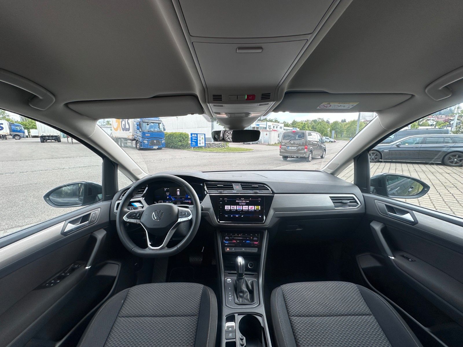 Fahrzeugabbildung Volkswagen Touran Comfortline  ACC,LED,KAMERA,AHK,7sitz