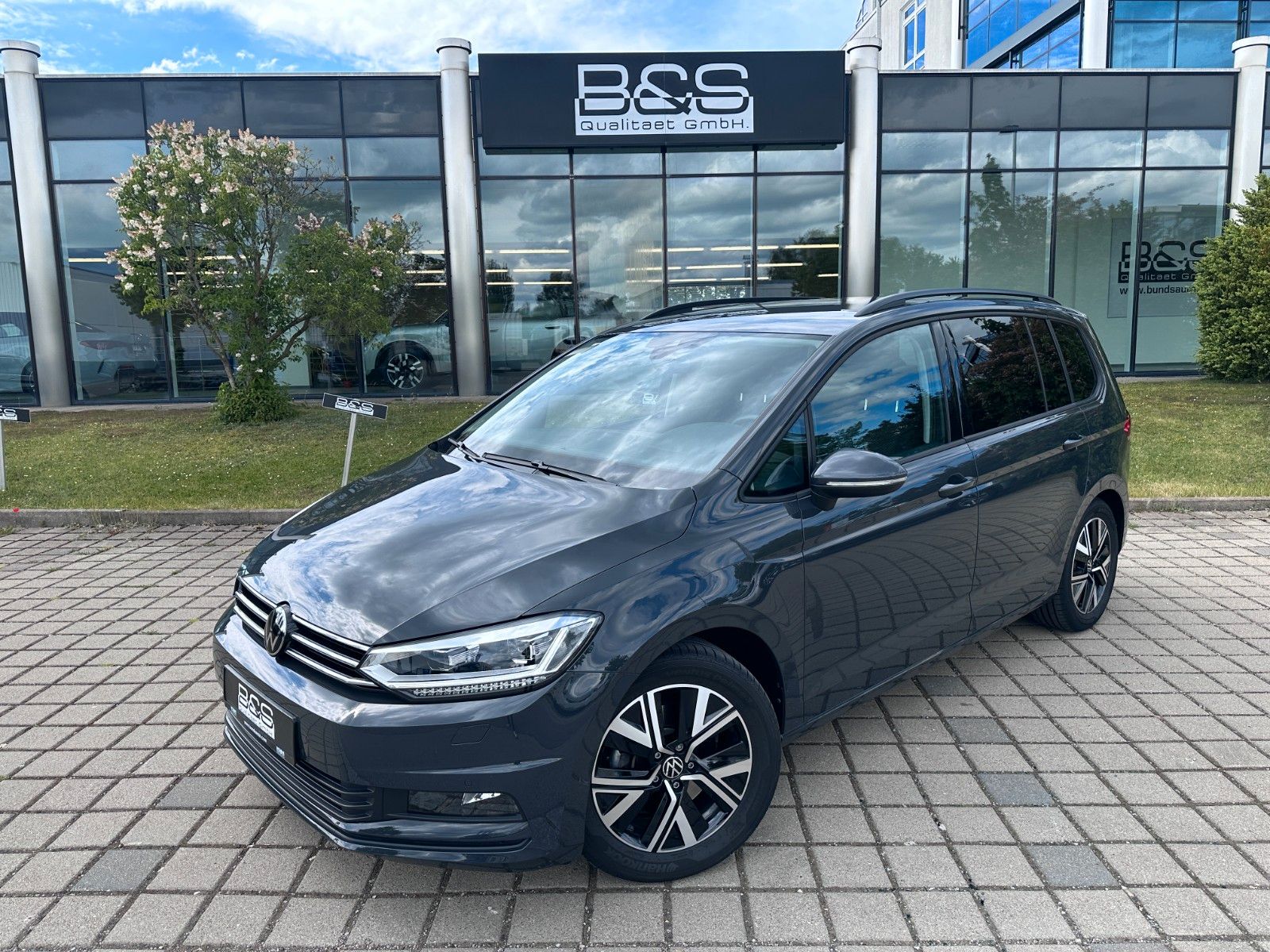 Fahrzeugabbildung Volkswagen Touran Comfortline  ACC,LED,KAMERA,AHK,7sitz