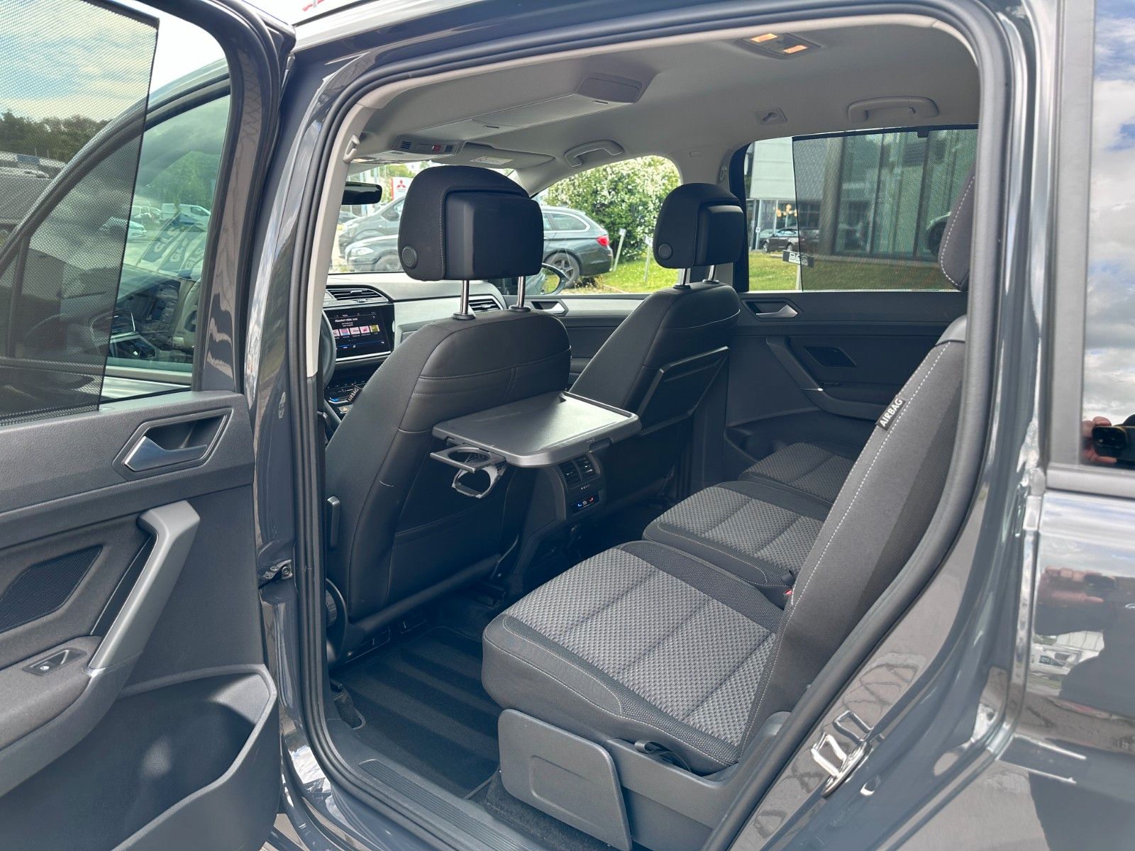 Fahrzeugabbildung Volkswagen Touran Comfortline  ACC,LED,KAMERA,AHK,7sitz