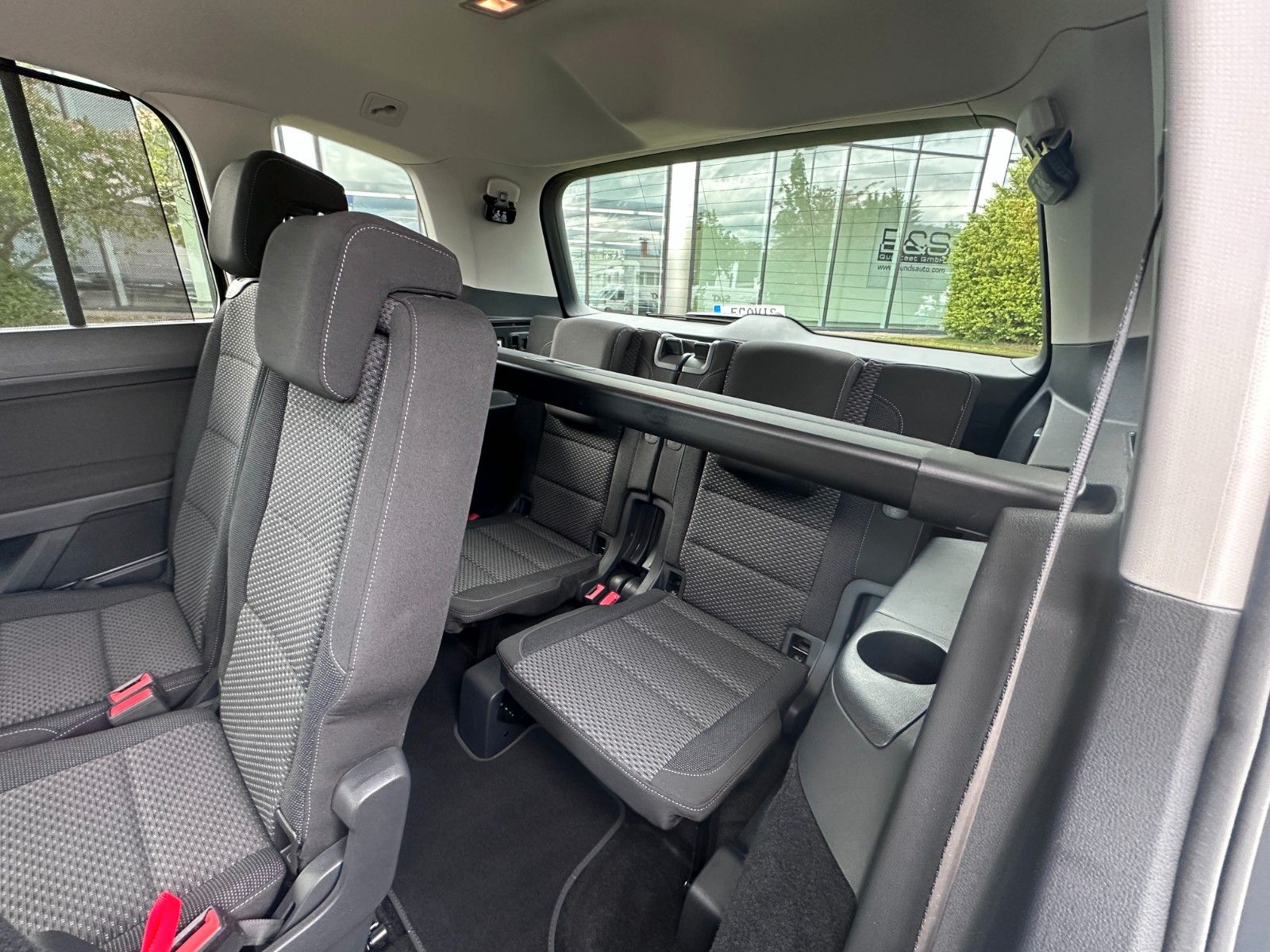 Fahrzeugabbildung Volkswagen Touran Comfortline  ACC,LED,KAMERA,AHK,7sitz