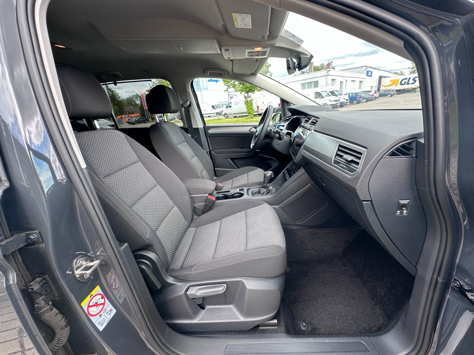 Fahrzeugabbildung Volkswagen Touran Comfortline  ACC,LED,KAMERA,AHK,7sitz