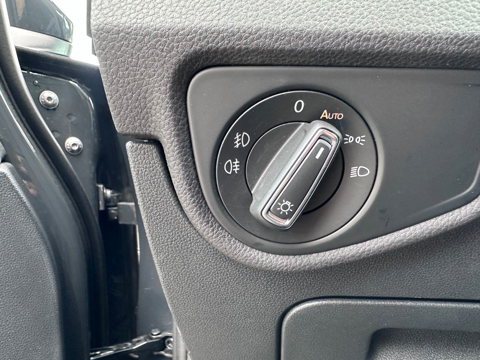Fahrzeugabbildung Volkswagen Touran Comfortline  ACC,LED,KAMERA,AHK,7sitz