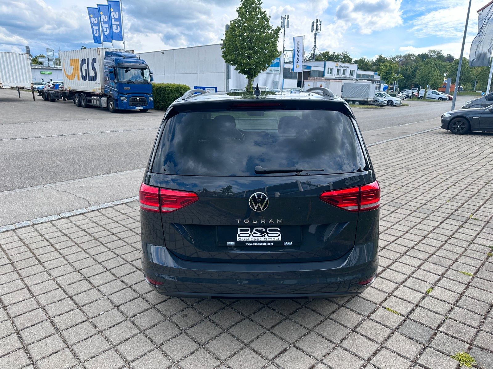 Fahrzeugabbildung Volkswagen Touran Comfortline  ACC,LED,KAMERA,AHK,7sitz