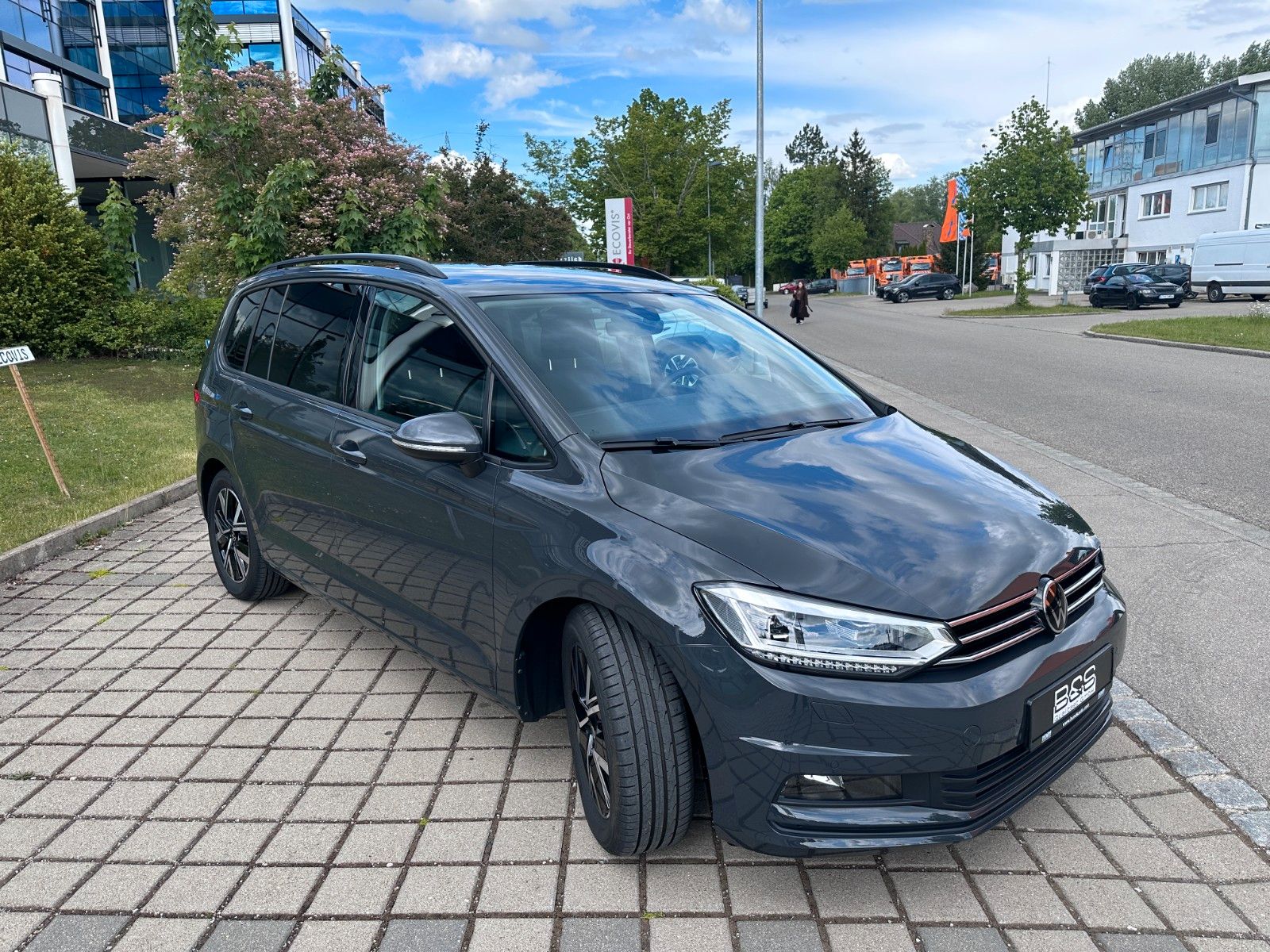 Fahrzeugabbildung Volkswagen Touran Comfortline  ACC,LED,KAMERA,AHK,7sitz
