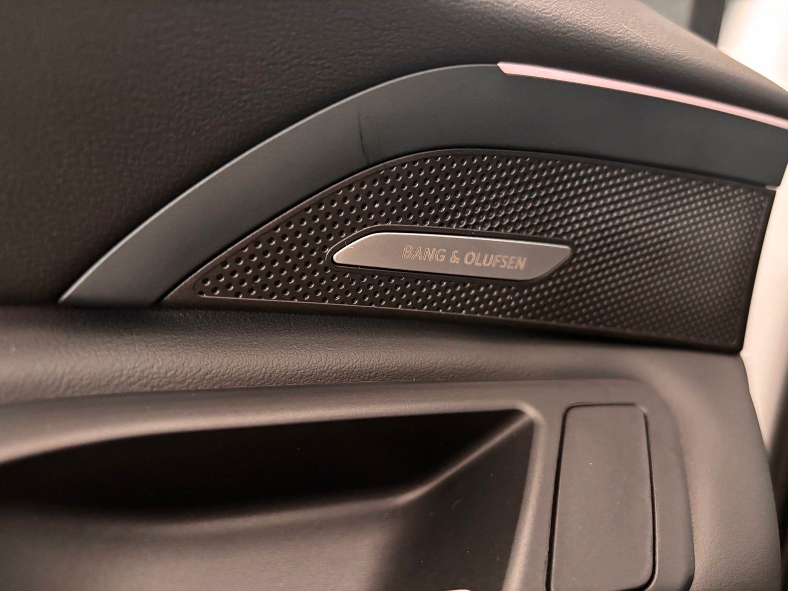 Fahrzeugabbildung Audi Q5 Sportback 2.0 TDI Sline,Pano,Hud,B&O,SitzbeL.