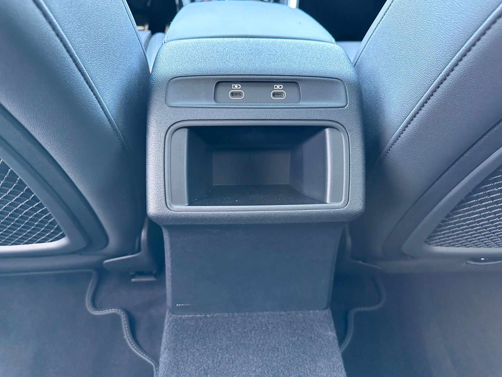 Fahrzeugabbildung Audi Q5 Sportback 2.0 TDI Sline|Pano|Hud|B&O|SitzbeL.