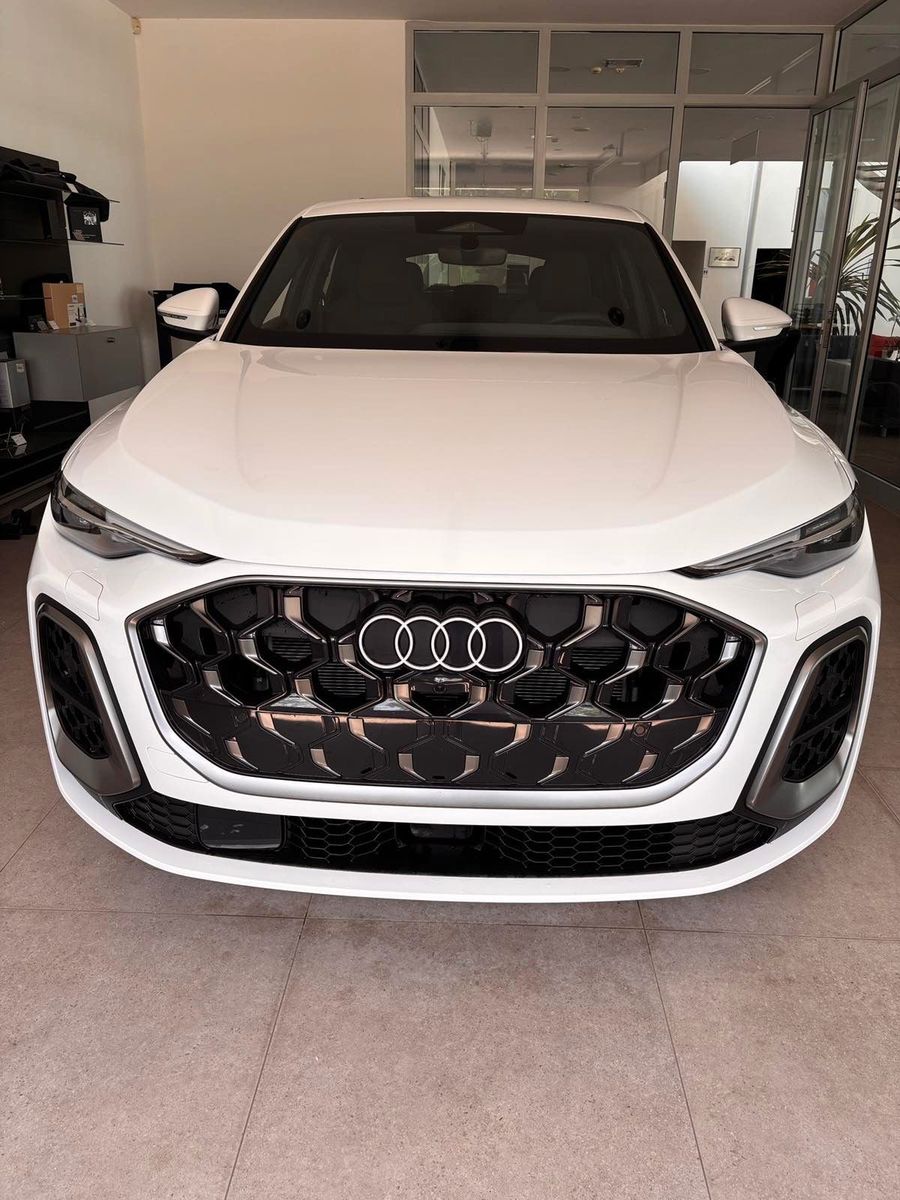 Fahrzeugabbildung Audi Q5 Sportback 2.0 TDI Sline,Pano,Hud,B&O,SitzbeL.