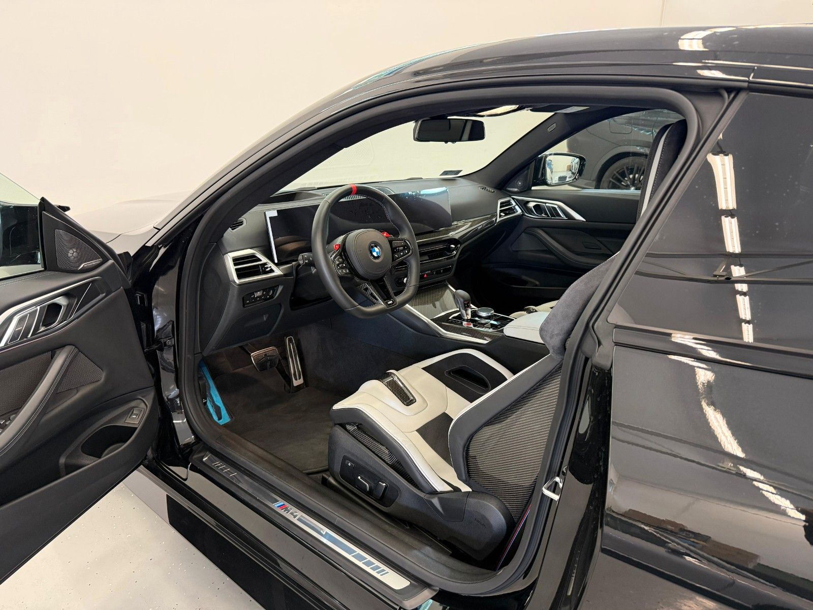 Fahrzeugabbildung BMW M4 Coupe M xDrive Competition Mwst Ausw,Carbon