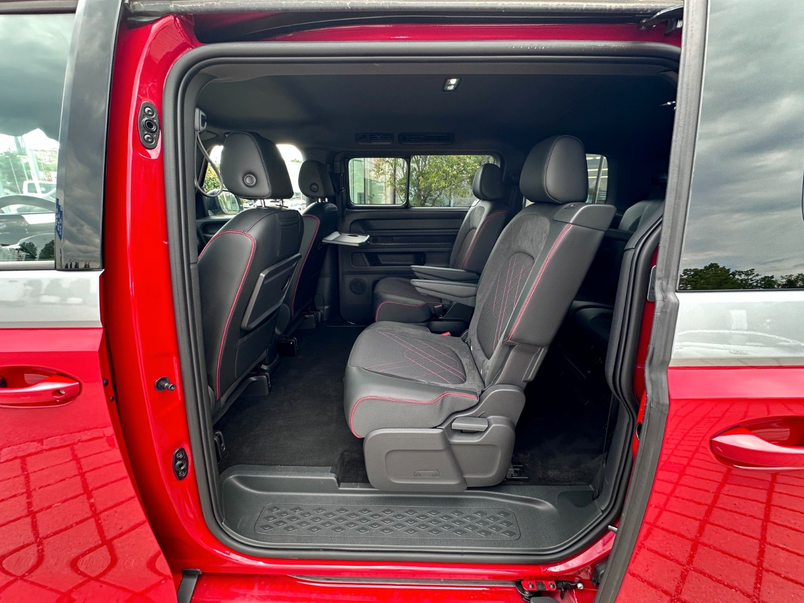 Fahrzeugabbildung Volkswagen ID.Buzz Bus 250 kW GTX LR 4MOTION ACC,MATRIX
