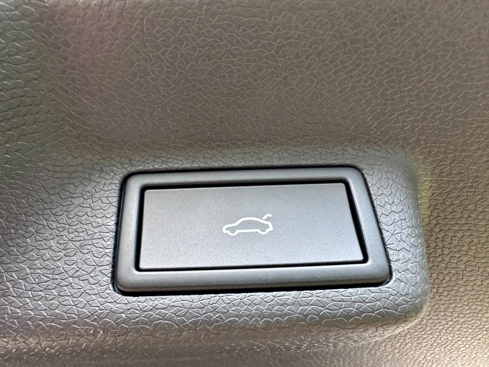 Fahrzeugabbildung Volkswagen ID.Buzz Bus 250 kW GTX LR 4MOTION ACC,MATRIX