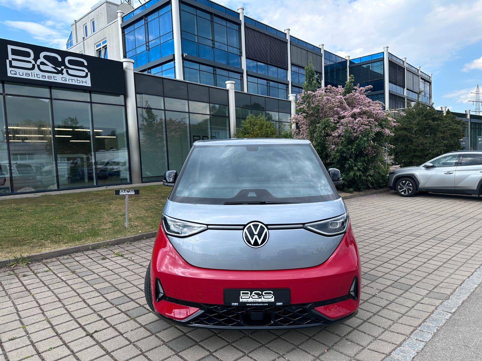 Fahrzeugabbildung Volkswagen ID.Buzz Bus 250 kW GTX LR 4MOTION ACC,MATRIX