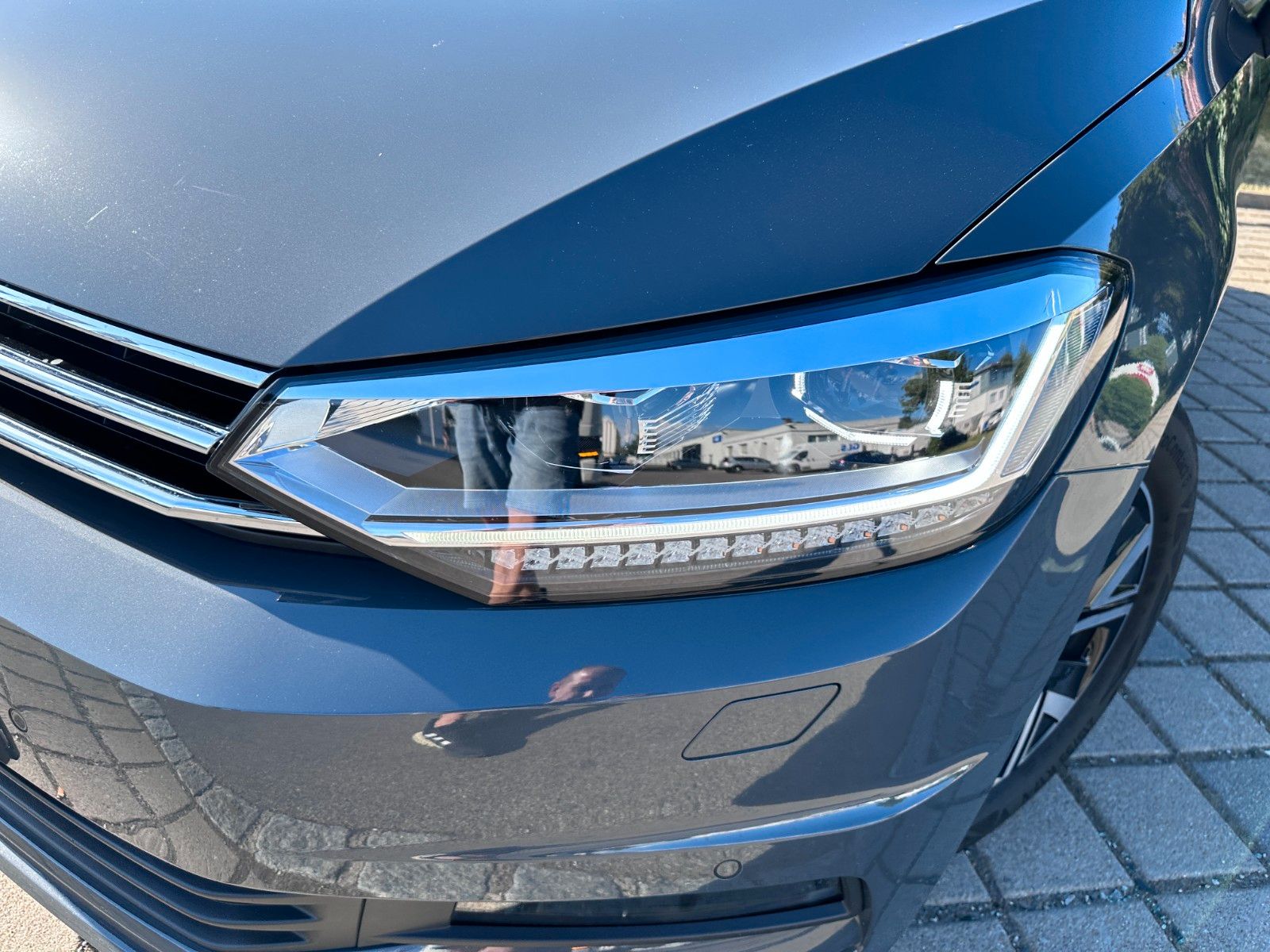 Fahrzeugabbildung Volkswagen Touran Comfortline BMT/Start-Stopp ACC,PANO,LED