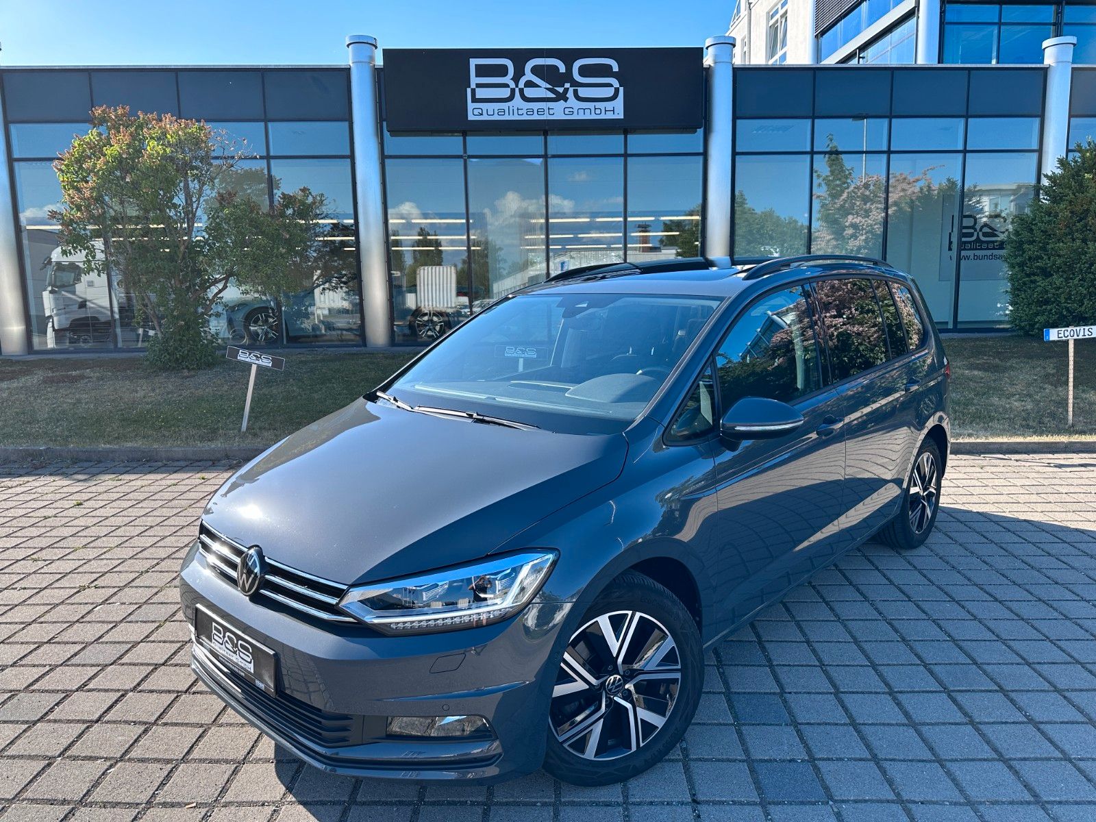 Fahrzeugabbildung Volkswagen Touran Comfortline BMT/Start-Stopp ACC,PANO,LED
