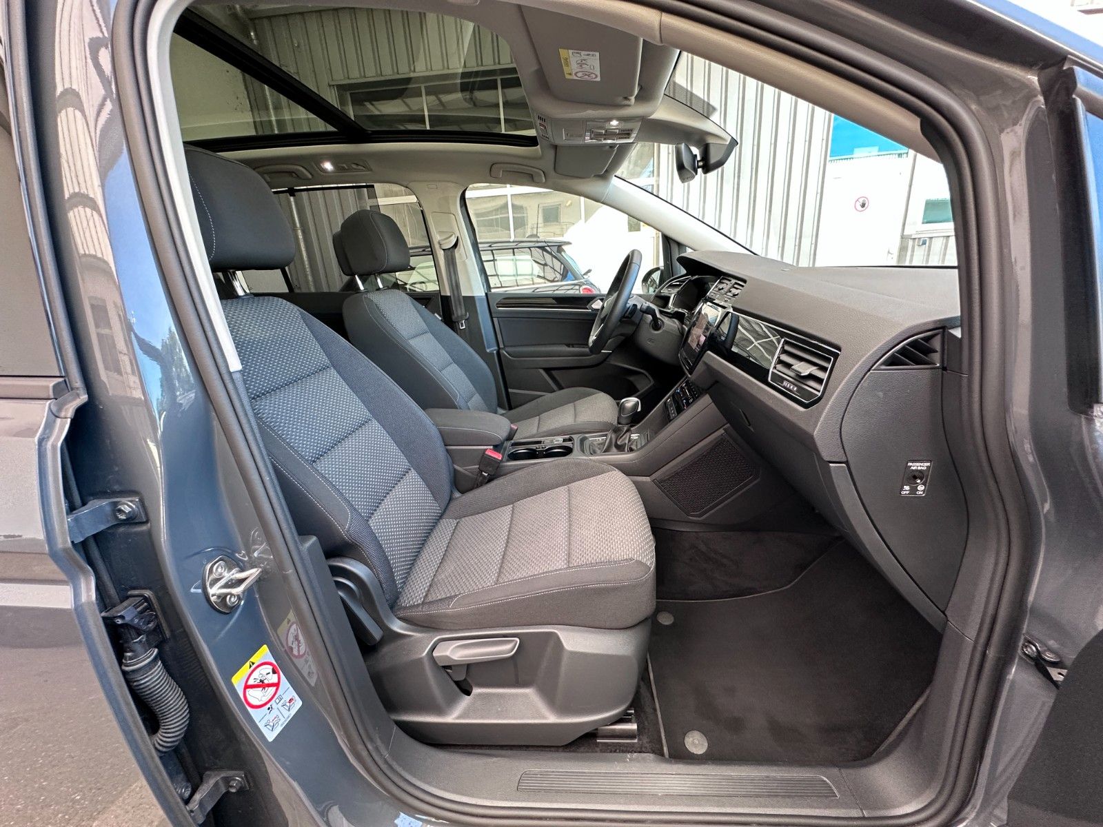 Fahrzeugabbildung Volkswagen Touran Comfortline BMT/Start-Stopp ACC,PANO,LED