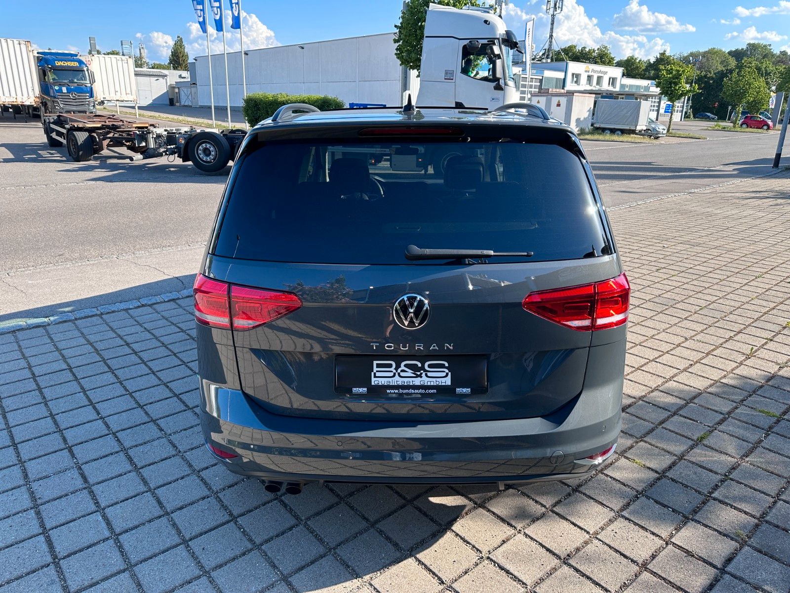 Fahrzeugabbildung Volkswagen Touran Comfortline BMT/Start-Stopp ACC,PANO,LED