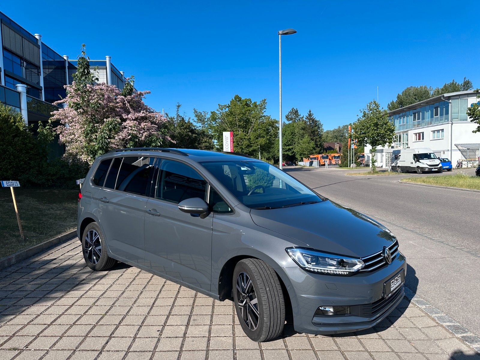 Fahrzeugabbildung Volkswagen Touran Comfortline BMT/Start-Stopp ACC,PANO,LED