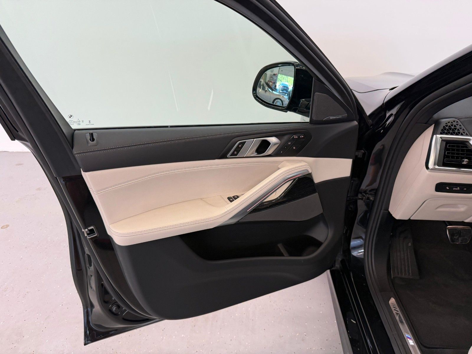 Fahrzeugabbildung BMW X6 40 d xDrive M Sport ACC,HUD,PANO,H&K,MWST