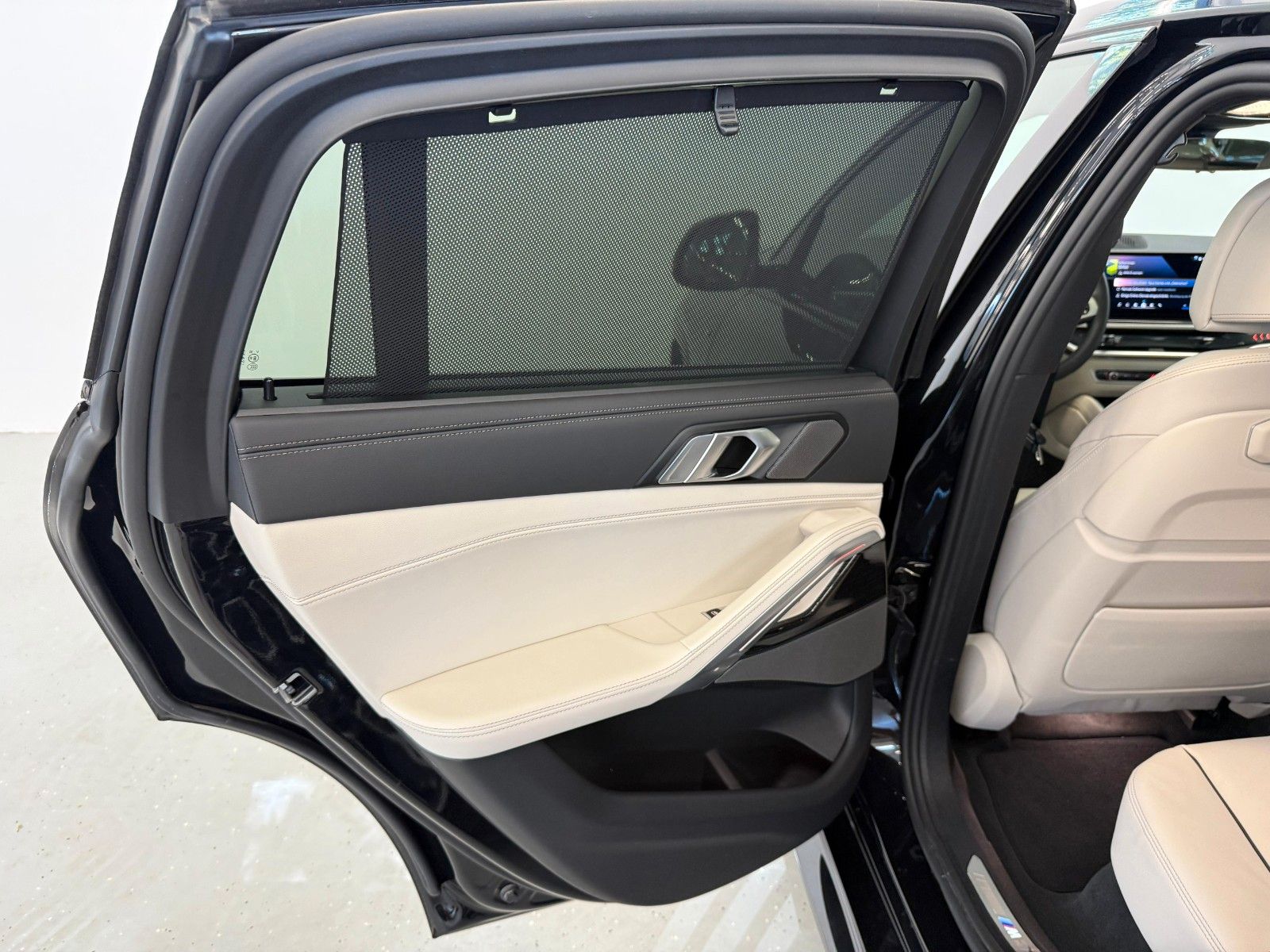 Fahrzeugabbildung BMW X6 40 d xDrive M Sport ACC,HUD,PANO,H&K,MWST