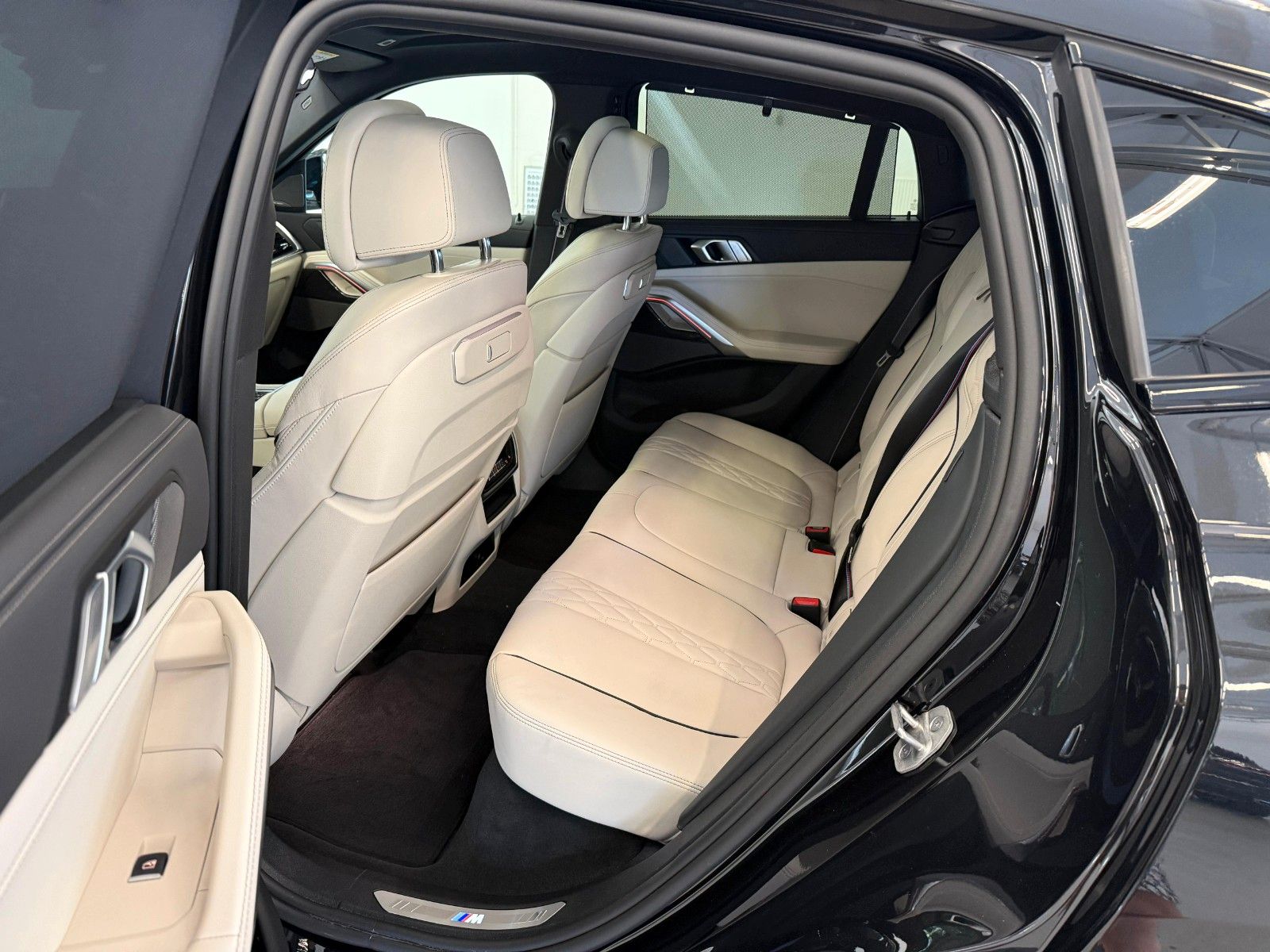 Fahrzeugabbildung BMW X6 40 d xDrive M Sport ACC,HUD,PANO,H&K,MWST