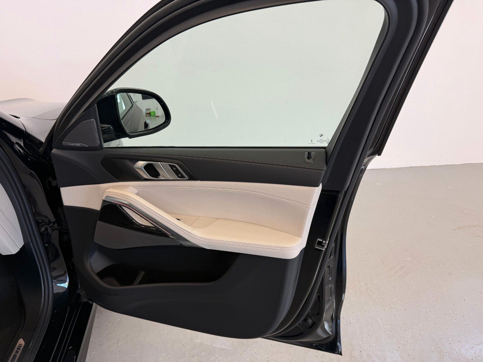 Fahrzeugabbildung BMW X6 40 d xDrive M Sport ACC,HUD,PANO,H&K,MWST