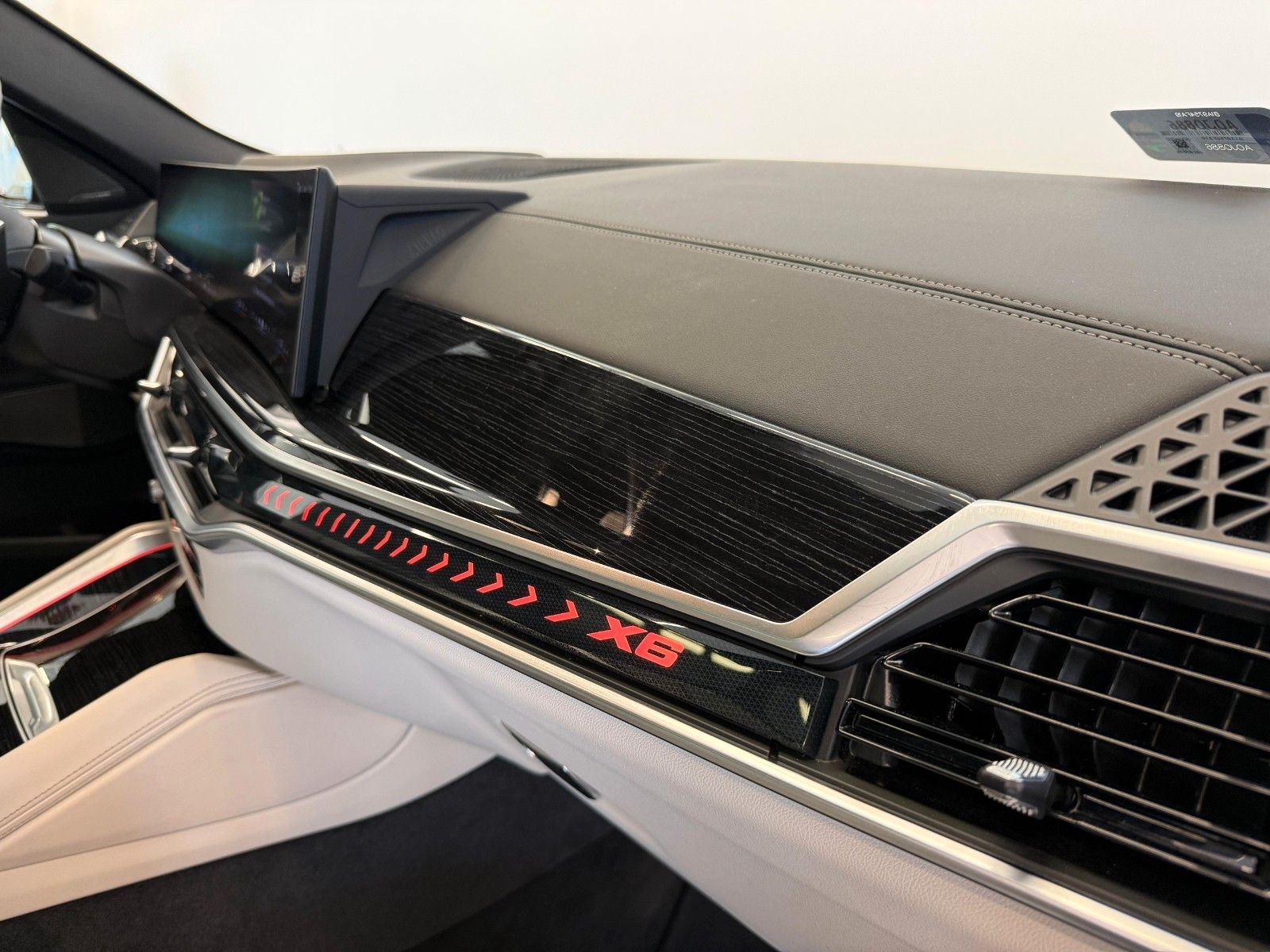 Fahrzeugabbildung BMW X6 40 d xDrive M Sport ACC,HUD,PANO,H&K,MWST