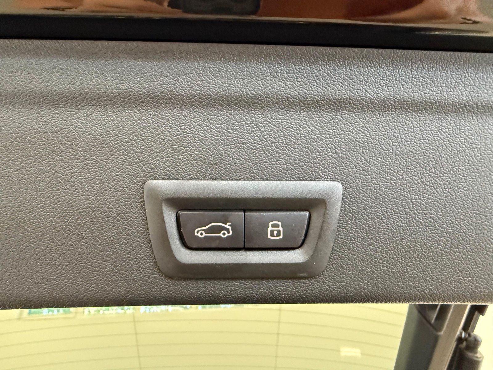 Fahrzeugabbildung BMW X6 40 d xDrive M Sport ACC,HUD,PANO,H&K,MWST