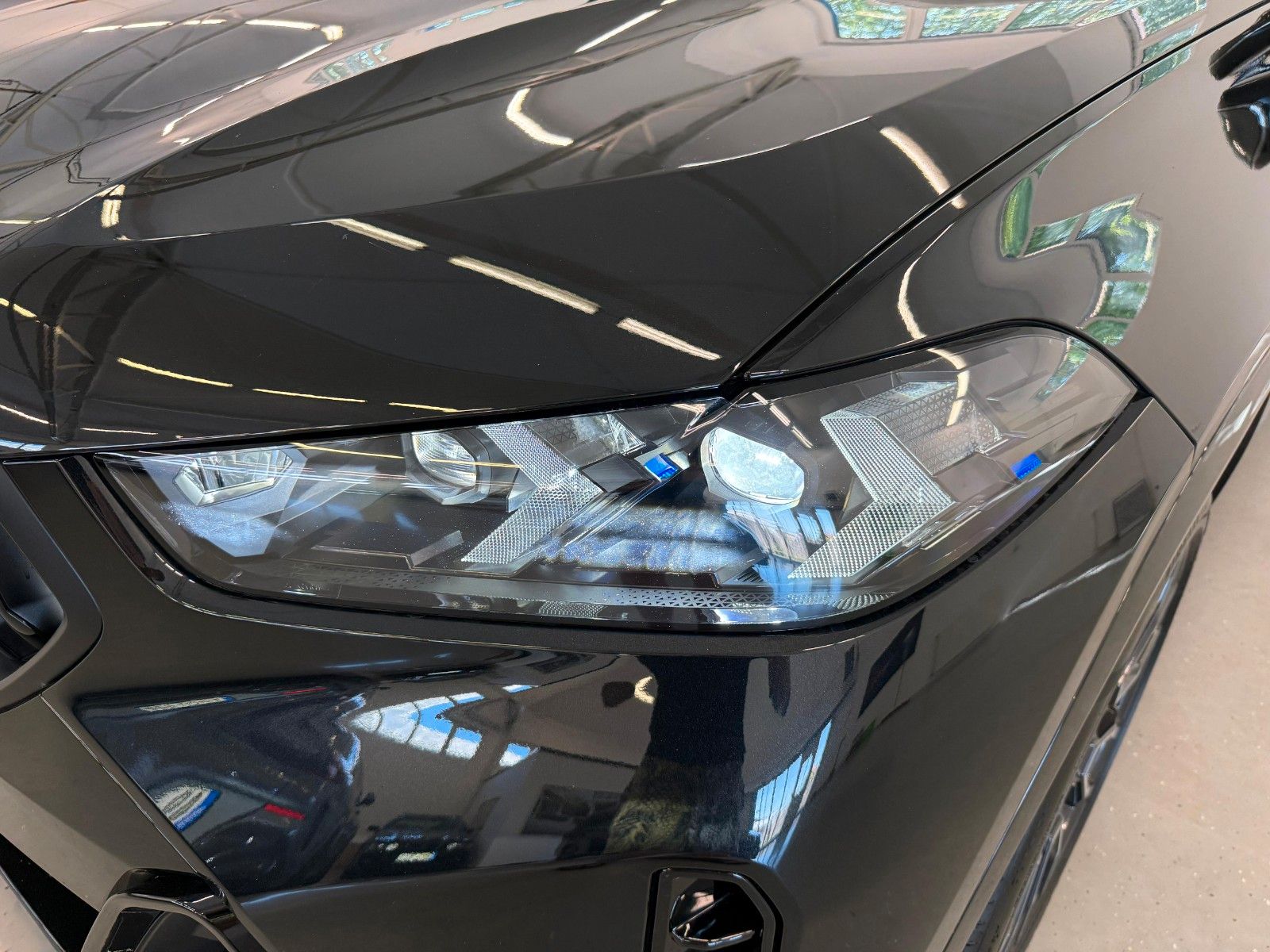 Fahrzeugabbildung BMW X6 40 d xDrive M Sport ACC,HUD,PANO,H&K,MWST