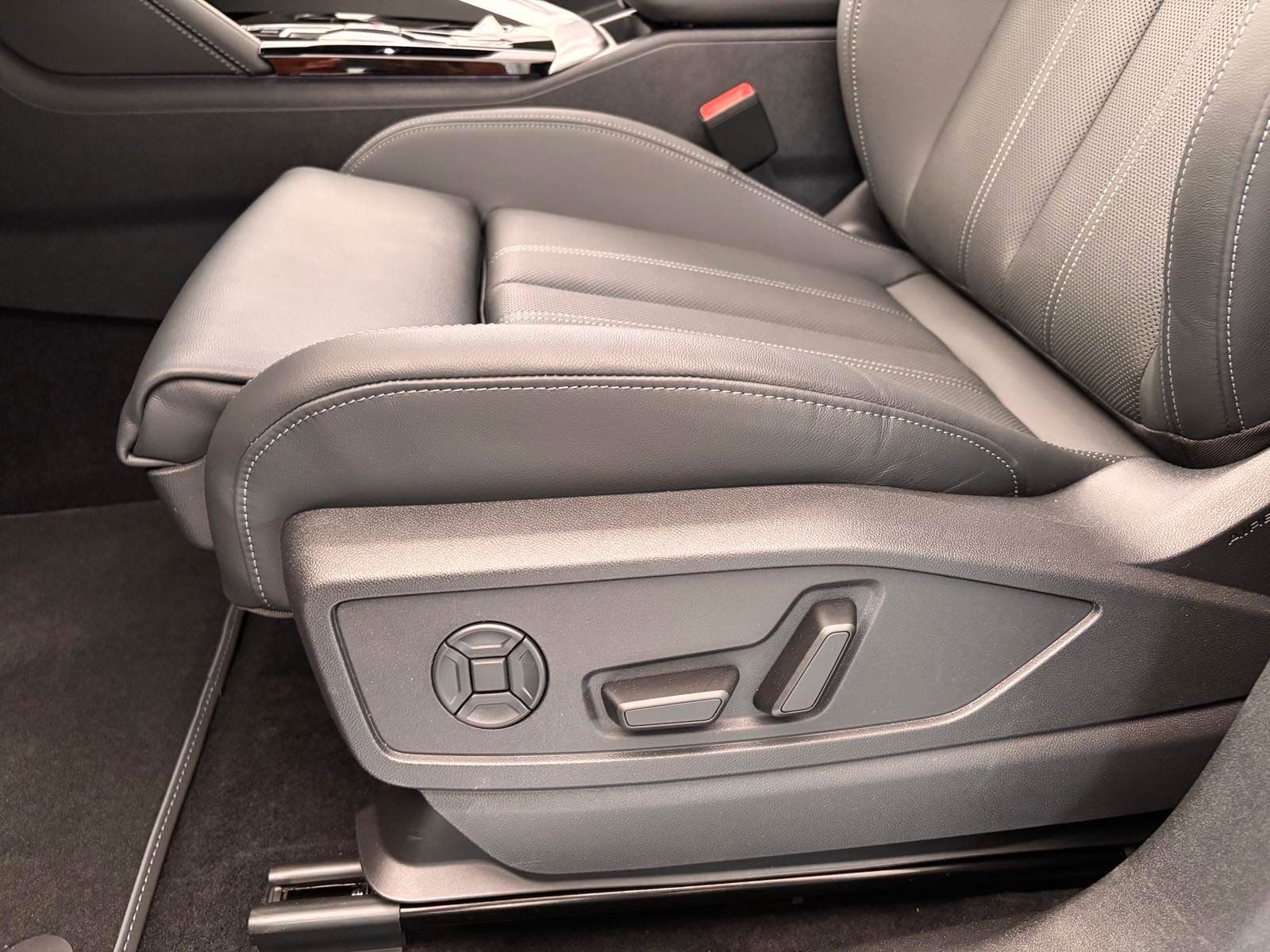 Fahrzeugabbildung Audi Q5 Sportback  SLine,Pano,Hud,B&O,Sitzbelüftung