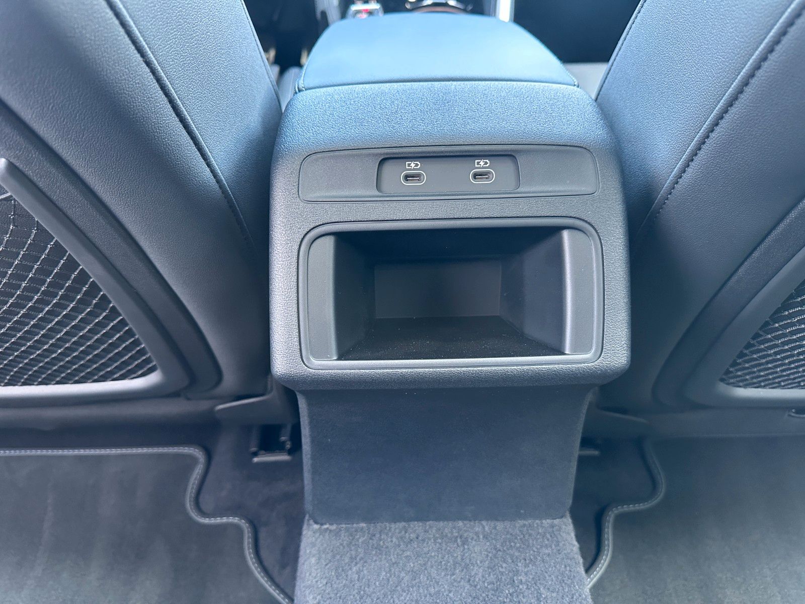 Fahrzeugabbildung Audi Q5 Sportback  SLine|Pano|Hud|B&O|Sitzbelüftung|