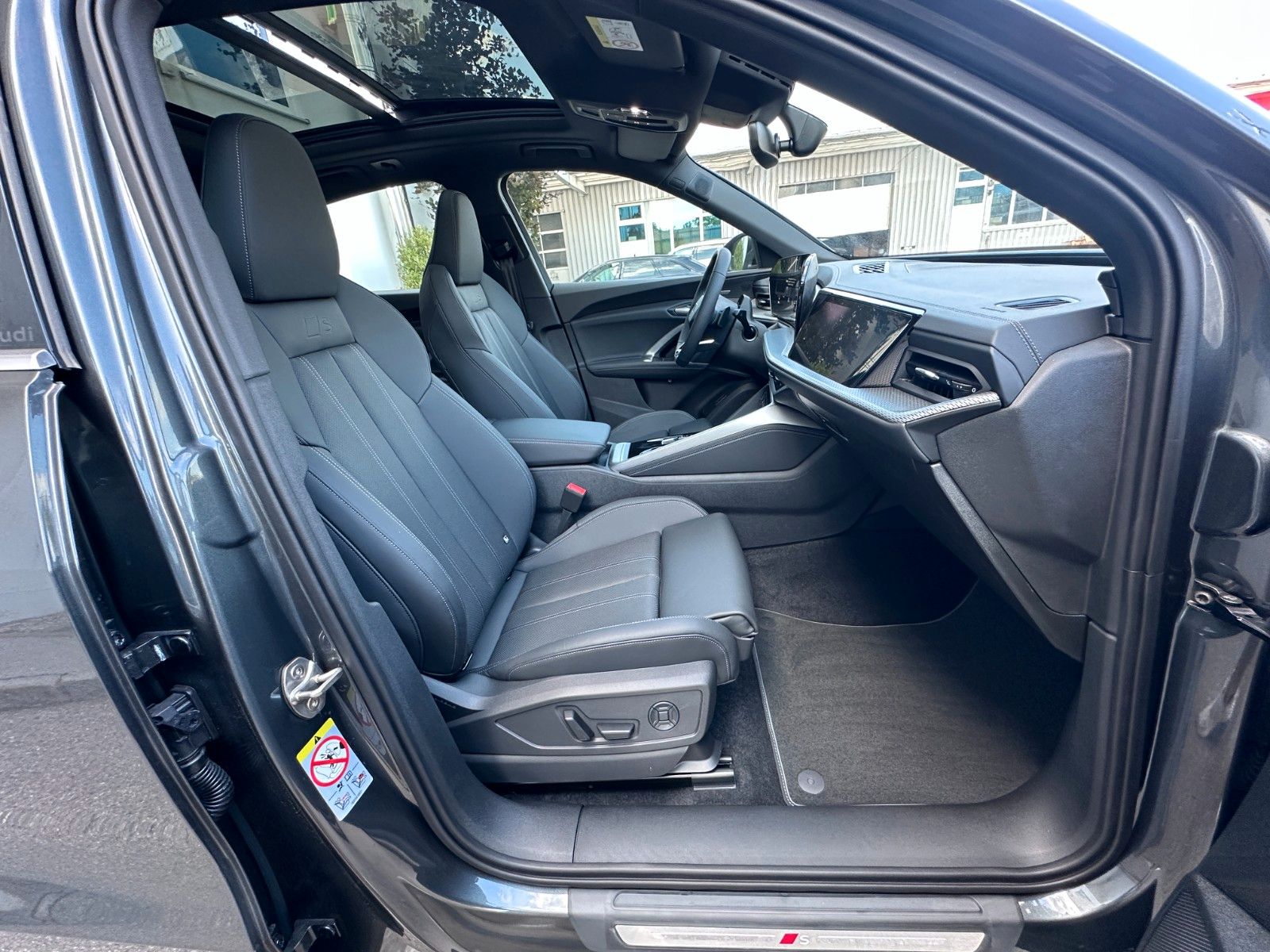 Fahrzeugabbildung Audi Q5 Sportback  SLine|Pano|Hud|B&O|Sitzbelüftung|