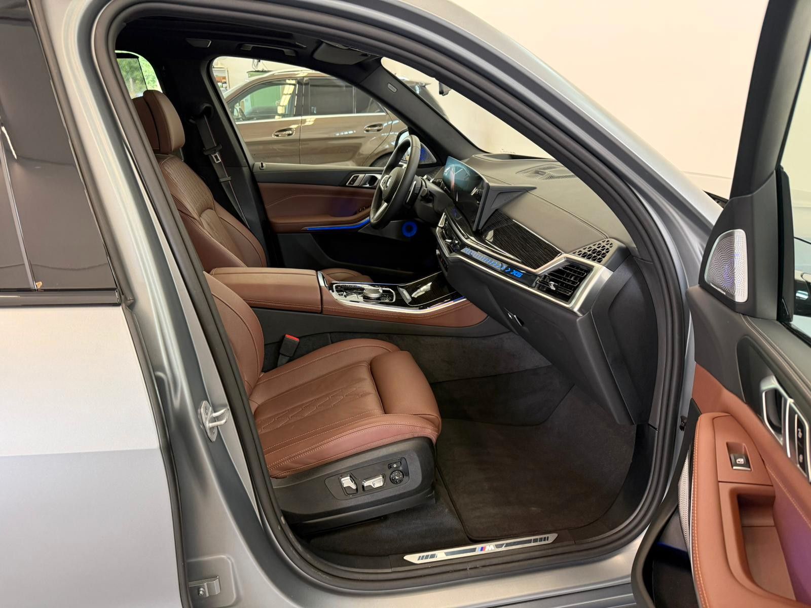 Fahrzeugabbildung BMW X5 40 d xDrive M Sport | VOLL | MWST AUSW | B&W