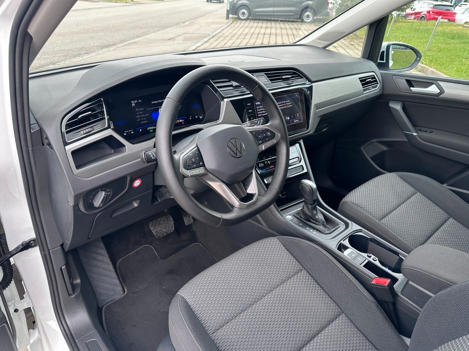 Fahrzeugabbildung Volkswagen Touran Comfortline  Deutsch Fzg,7SITZ ,Mwst Ausw
