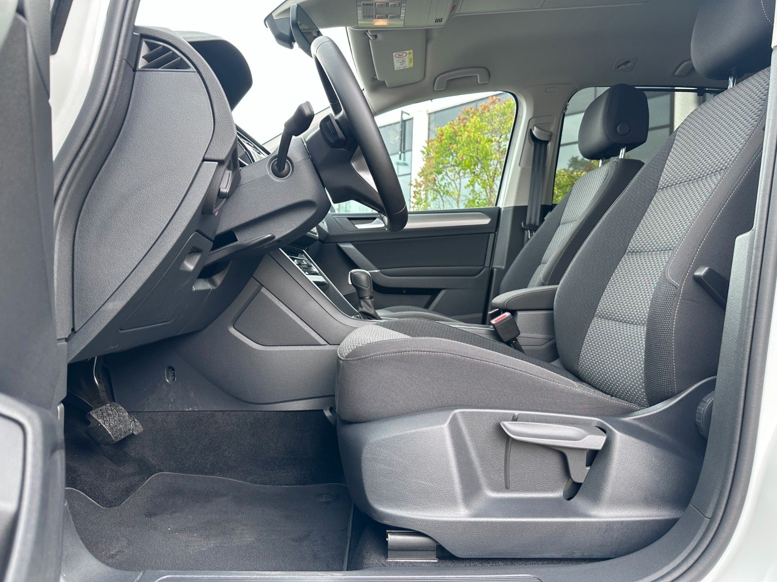 Fahrzeugabbildung Volkswagen Touran Comfortline  Deutsch Fzg,7SITZ ,Mwst Ausw
