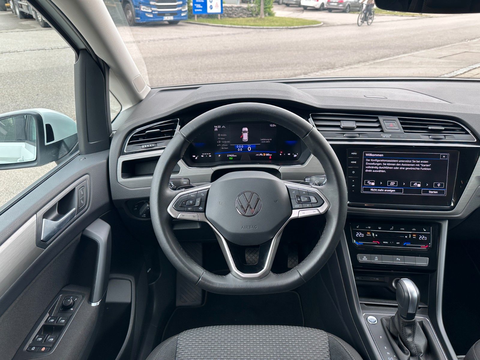 Fahrzeugabbildung Volkswagen Touran Comfortline  Deutsch Fzg,7SITZ ,Mwst Ausw
