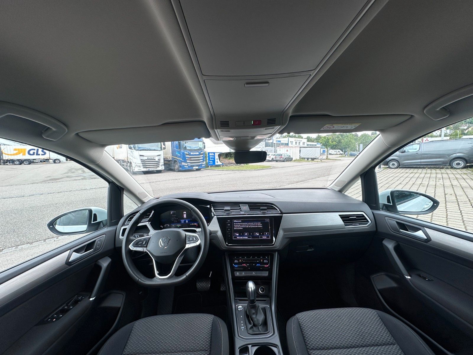 Fahrzeugabbildung Volkswagen Touran Comfortline  Deutsch Fzg,7SITZ ,Mwst Ausw