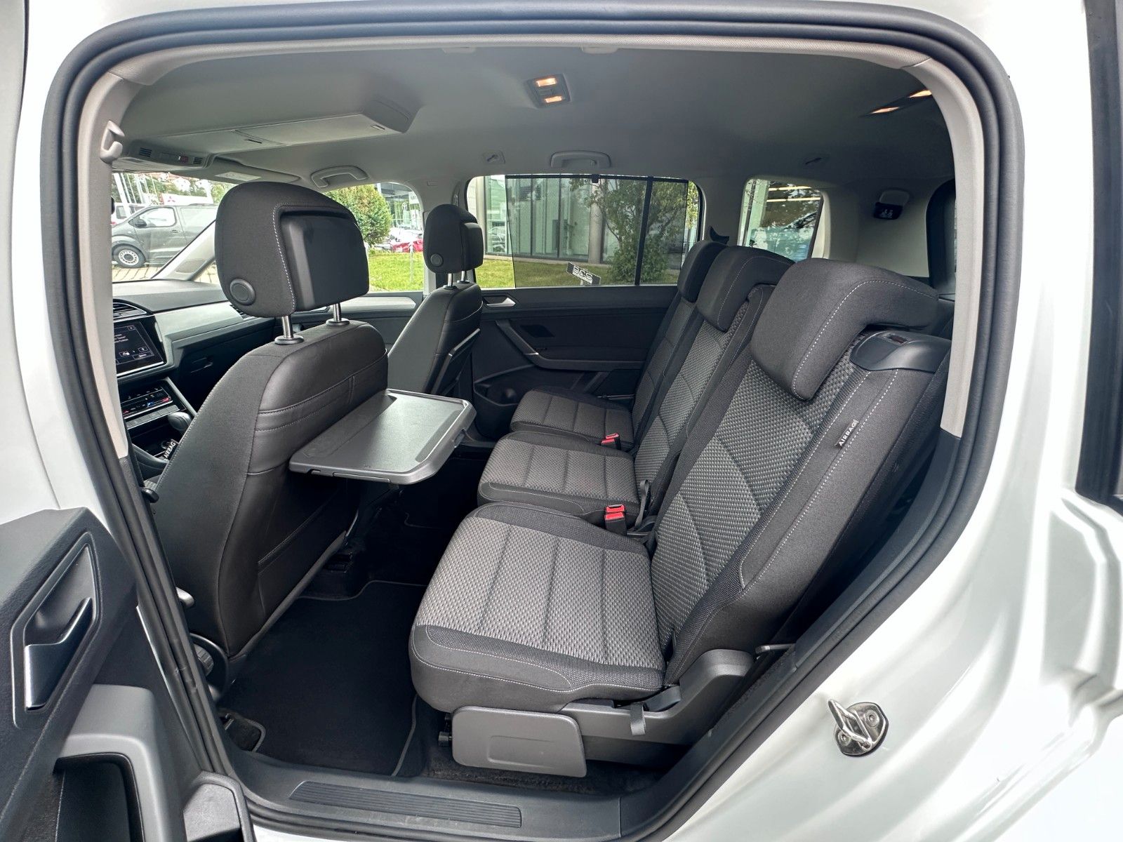 Fahrzeugabbildung Volkswagen Touran Comfortline  Deutsch Fzg,7SITZ ,Mwst Ausw