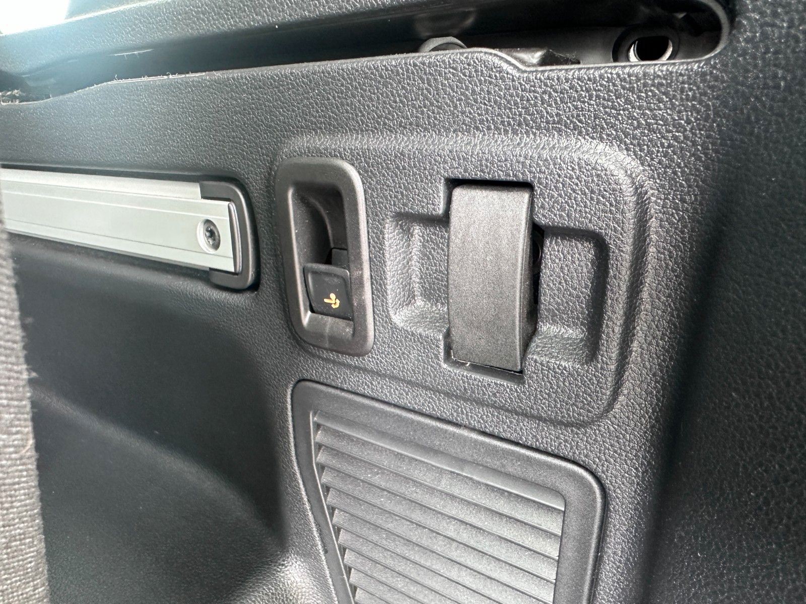 Fahrzeugabbildung Volkswagen Touran Comfortline  Deutsch Fzg,7SITZ ,Mwst Ausw