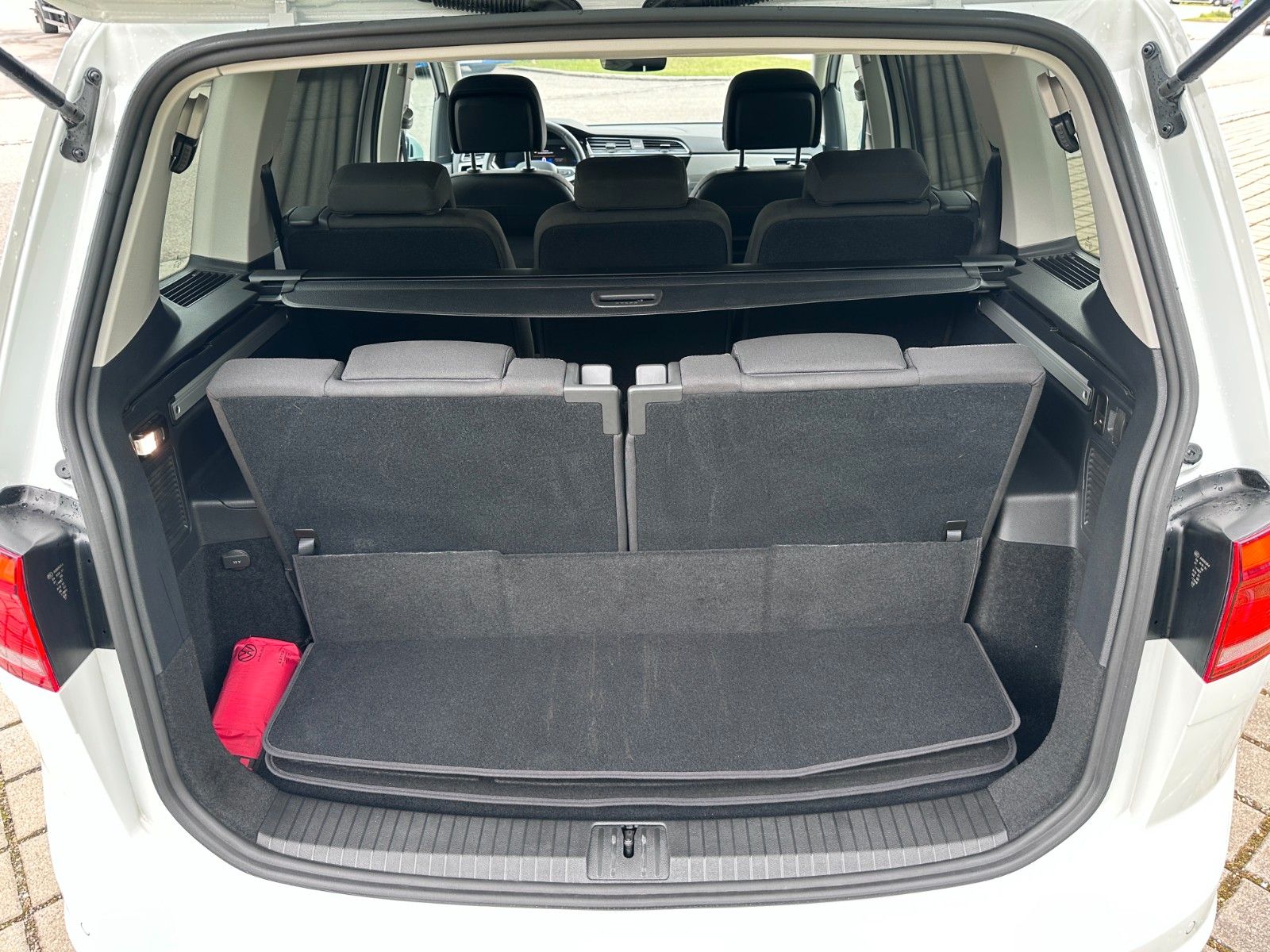 Fahrzeugabbildung Volkswagen Touran Comfortline  Deutsch Fzg,7SITZ ,Mwst Ausw