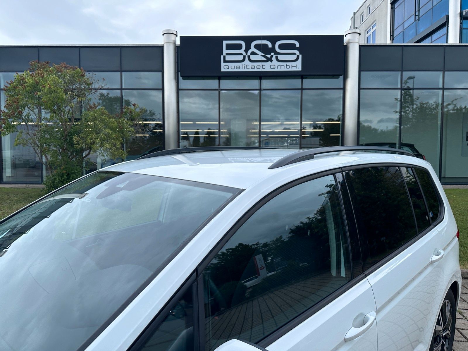 Fahrzeugabbildung Volkswagen Touran Comfortline  Deutsch Fzg,7SITZ ,Mwst Ausw