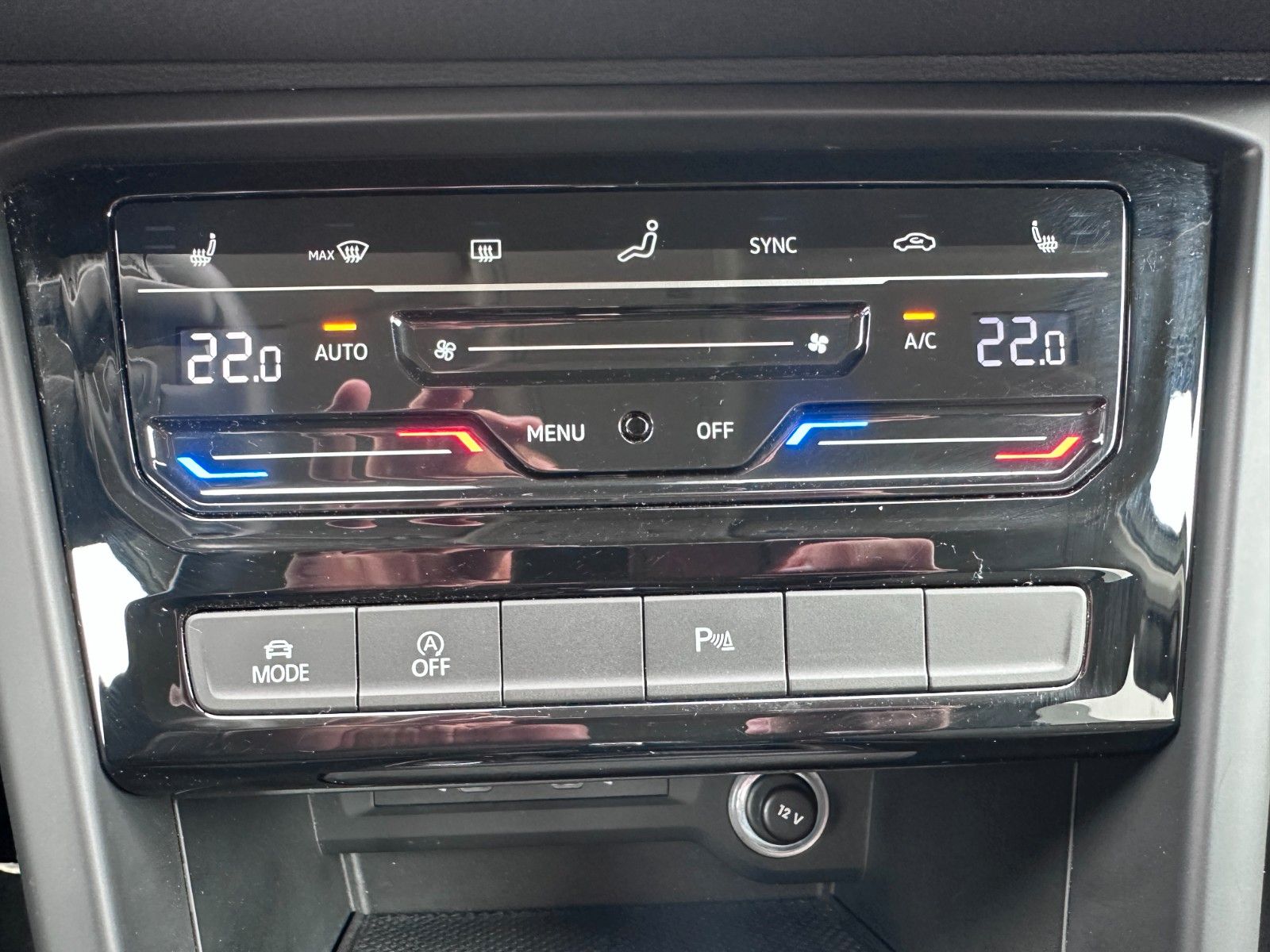 Fahrzeugabbildung Volkswagen Touran Comfortline  Deutsch Fzg,7SITZ ,Mwst Ausw