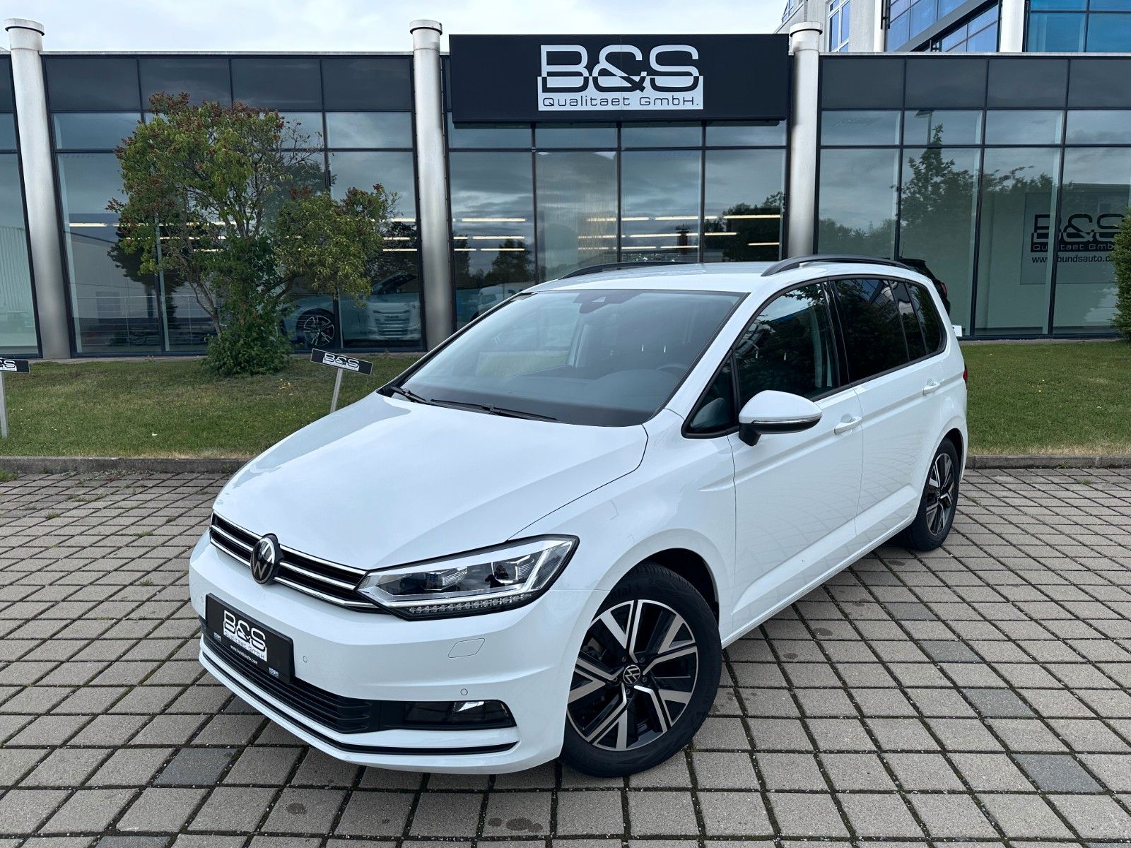 Fahrzeugabbildung Volkswagen Touran Comfortline  Deutsch Fzg,7SITZ ,Mwst Ausw