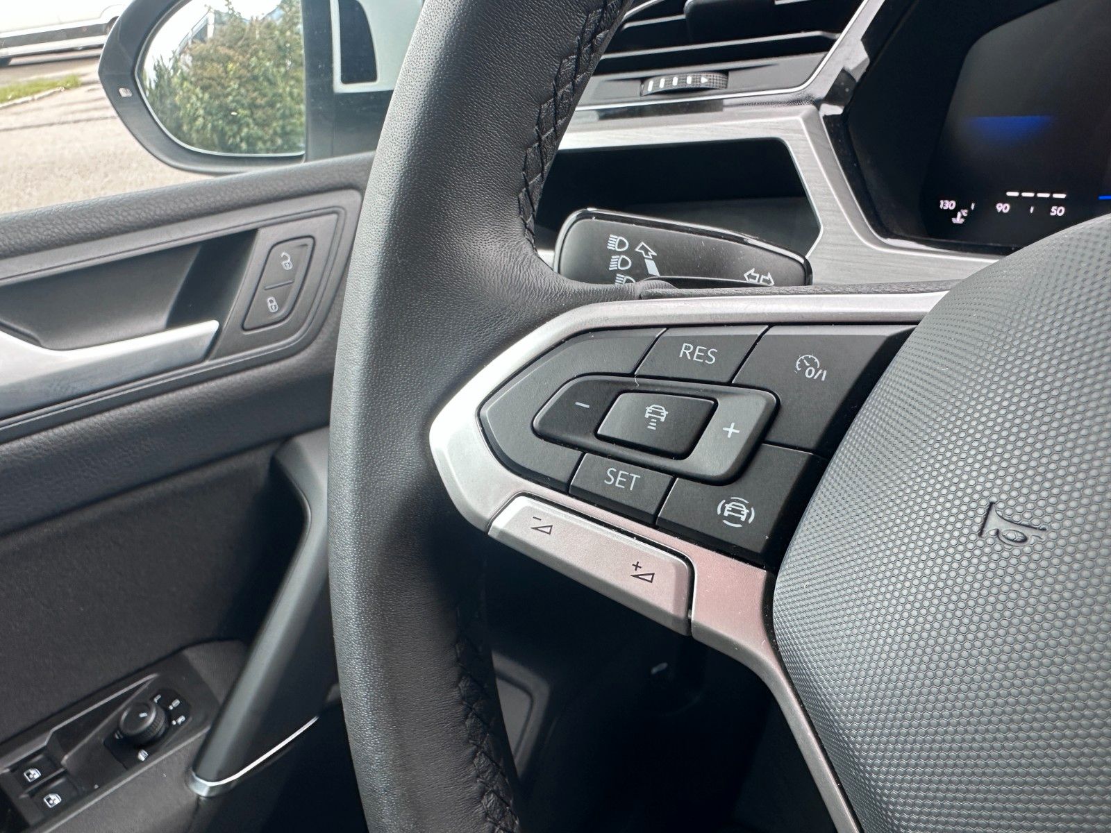 Fahrzeugabbildung Volkswagen Touran Comfortline  Deutsch Fzg,7SITZ ,Mwst Ausw