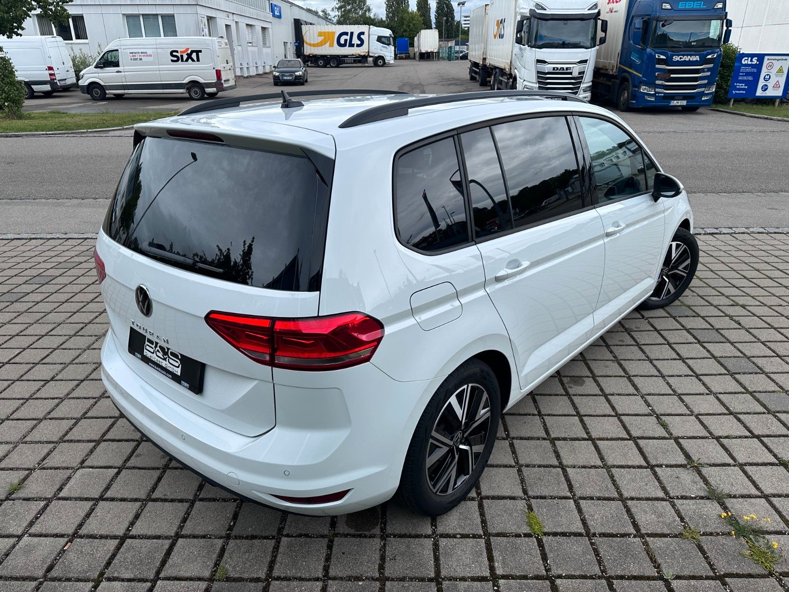 Fahrzeugabbildung Volkswagen Touran Comfortline  Deutsch Fzg,7SITZ ,Mwst Ausw