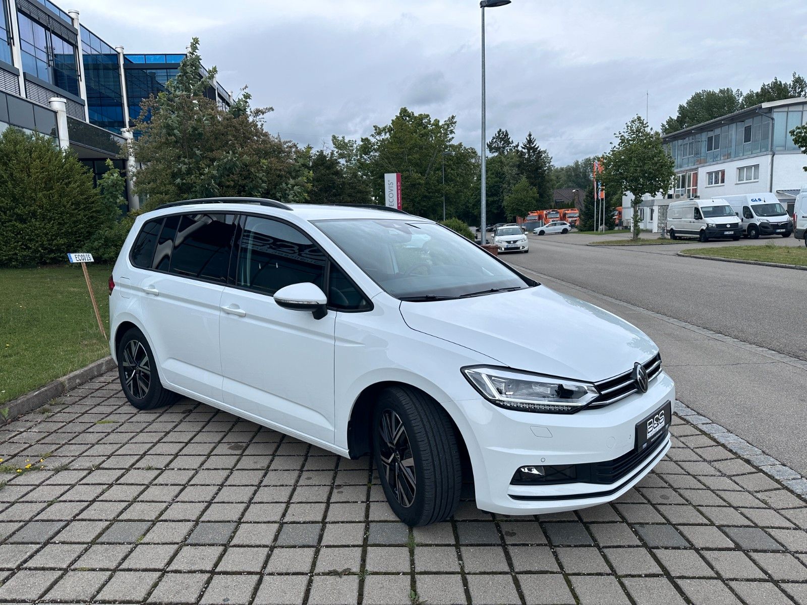 Fahrzeugabbildung Volkswagen Touran Comfortline  Deutsch Fzg,7SITZ ,Mwst Ausw