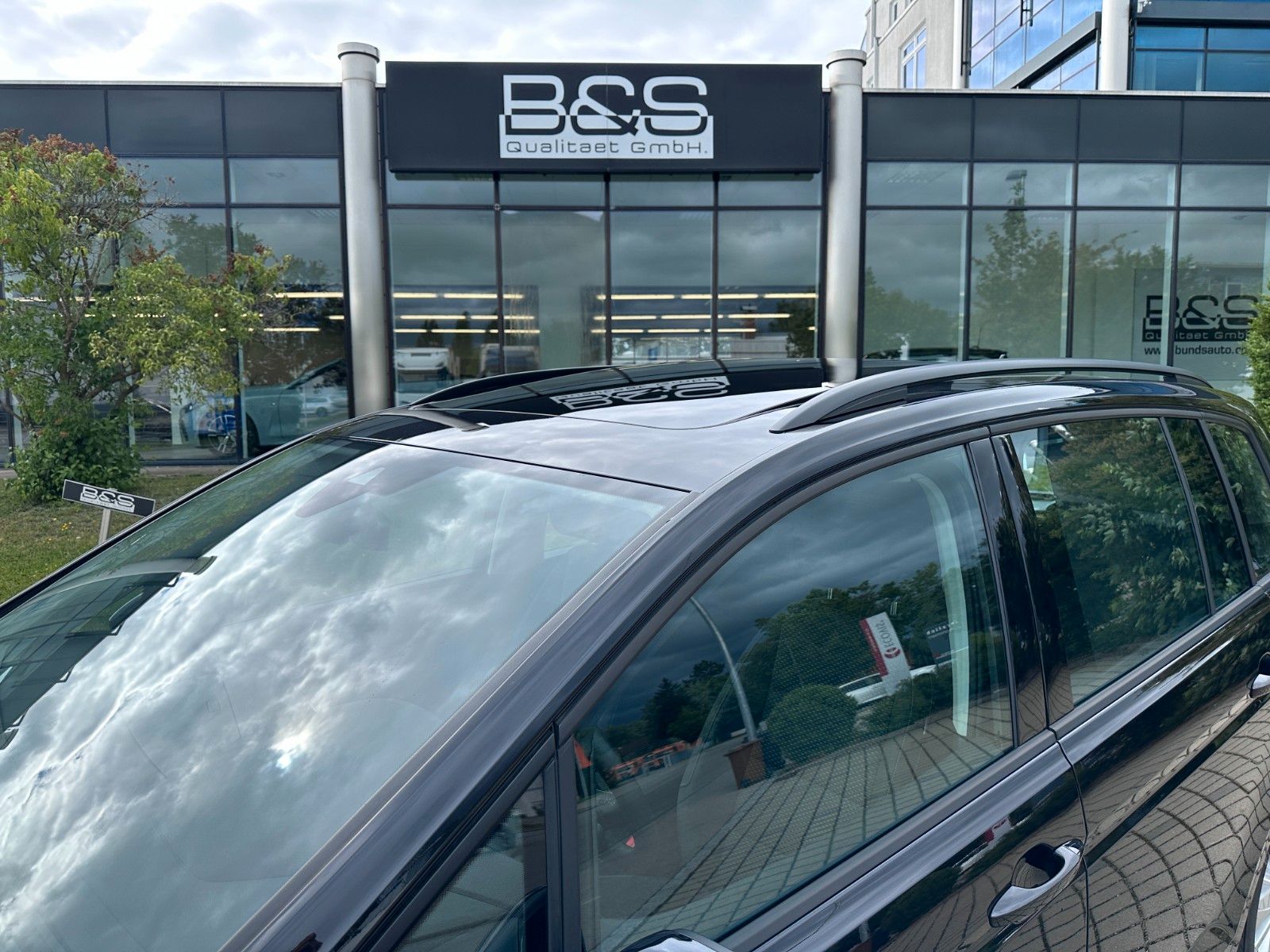 Fahrzeugabbildung Volkswagen Touran Comfortline Deutsch Fzg,7SITZ ,Mwst Ausw